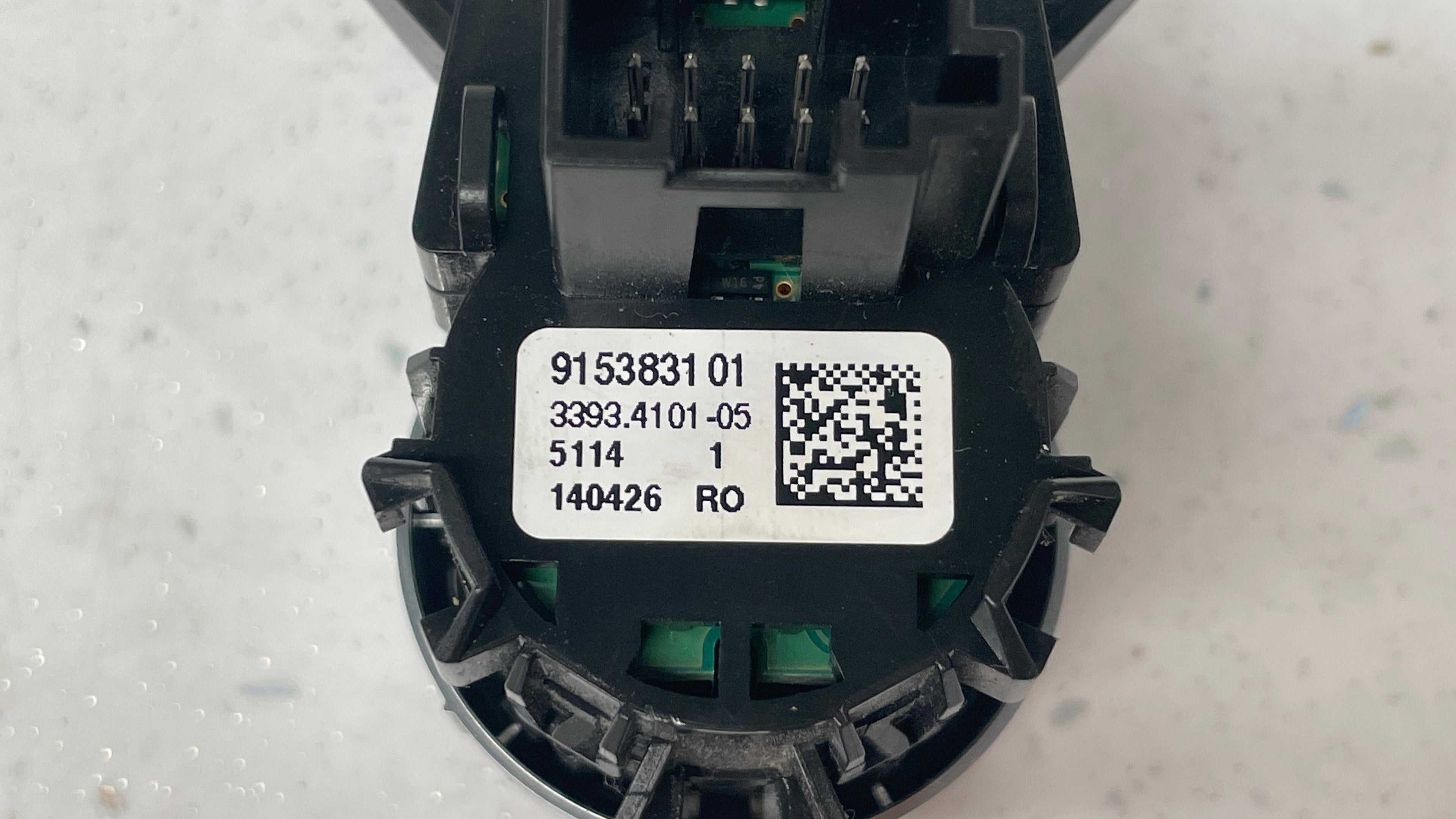 915383101 BMW F01  START STOP IGNITION BUTTON
