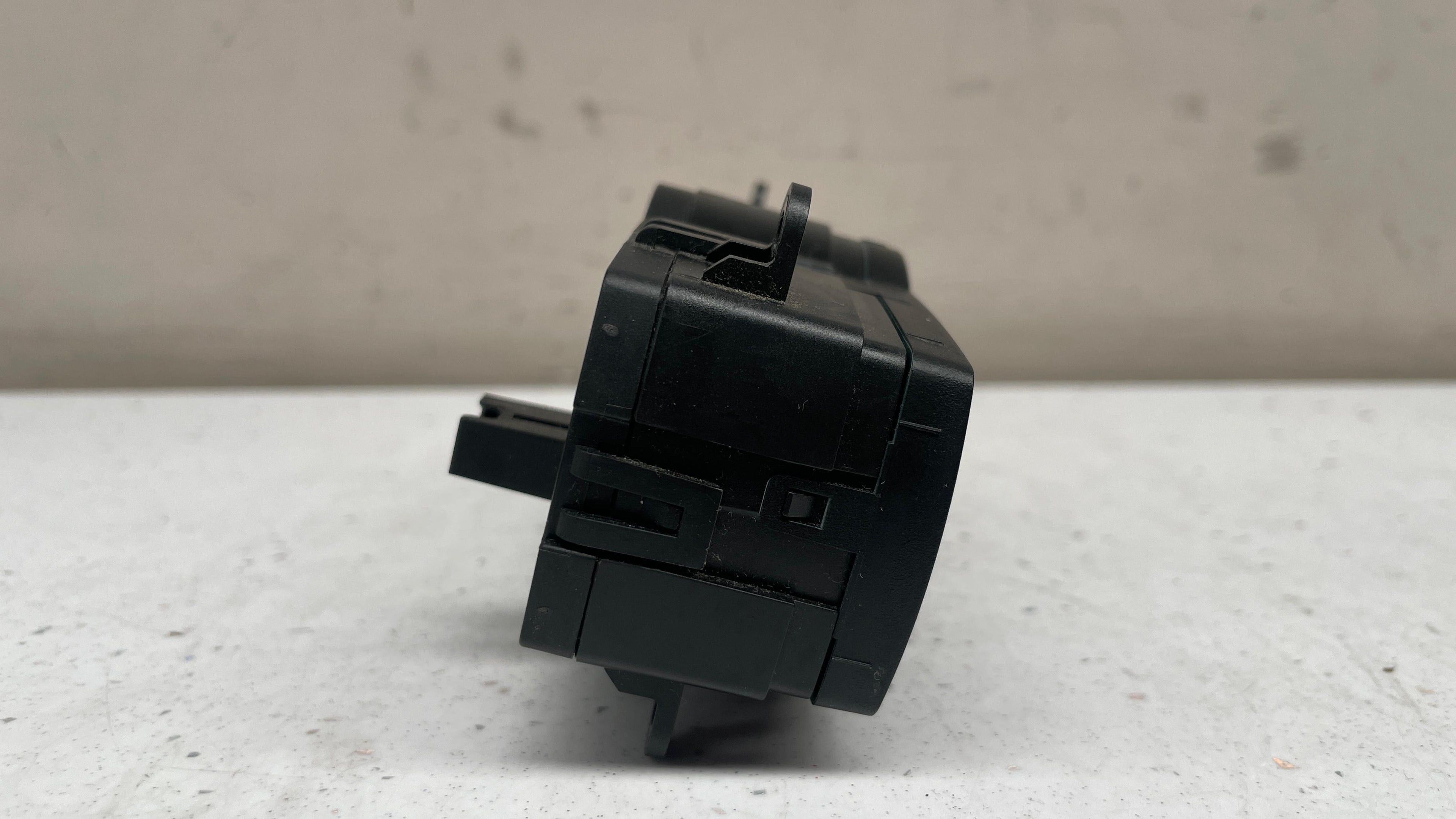 934683602 BMW F01 LIGHT SWITCH