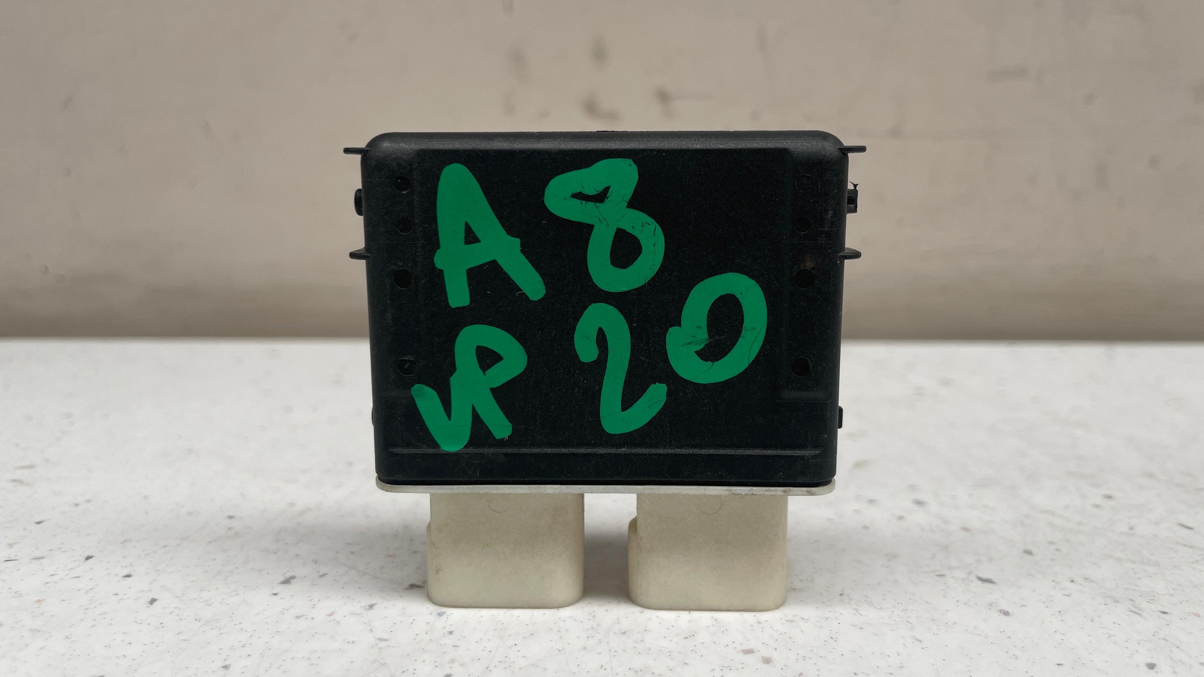 3G0962243C AUDI A8 TAILGATE CONTROL MODULE