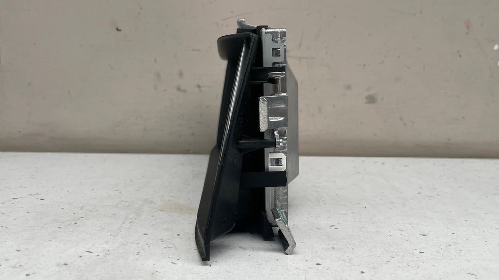 932101301 BMW F01  DISPLAY MONITOR UNIT USED