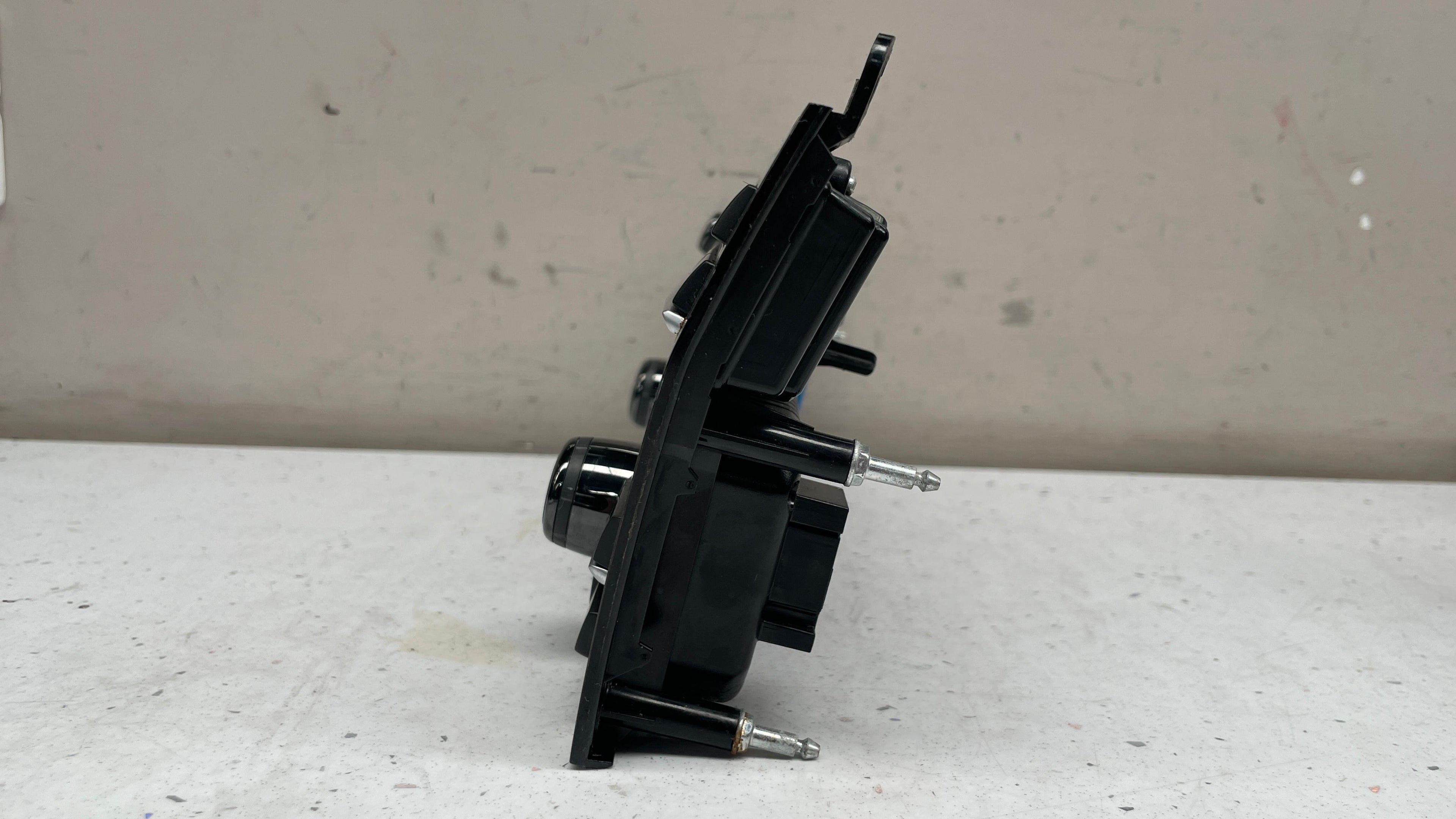 9388985-01 BMW F01  HVAC  CLIMATE CONTROL UNIT