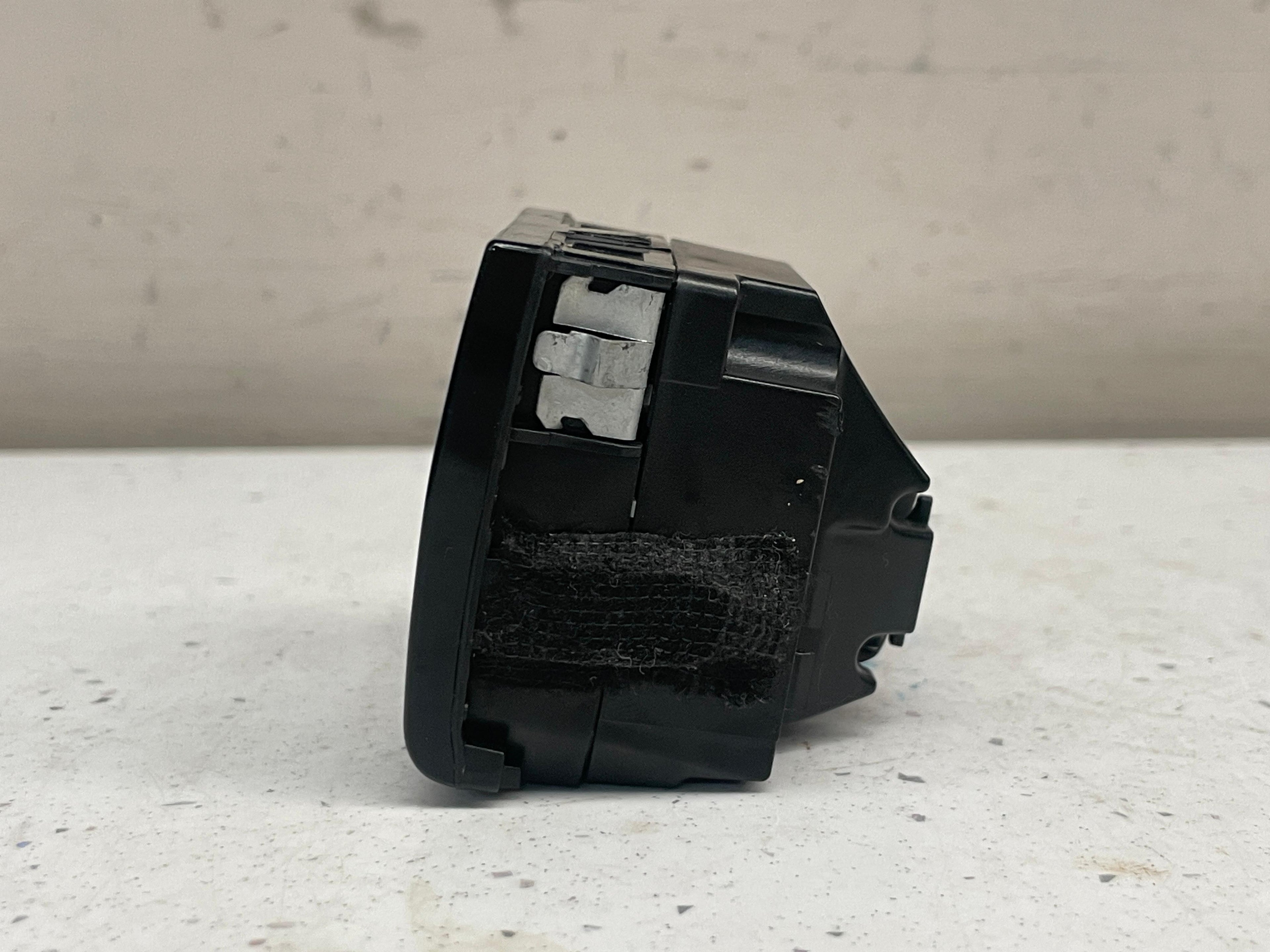 4H0919204G AUDI A8 INTERIOR ANALOG CLOCK