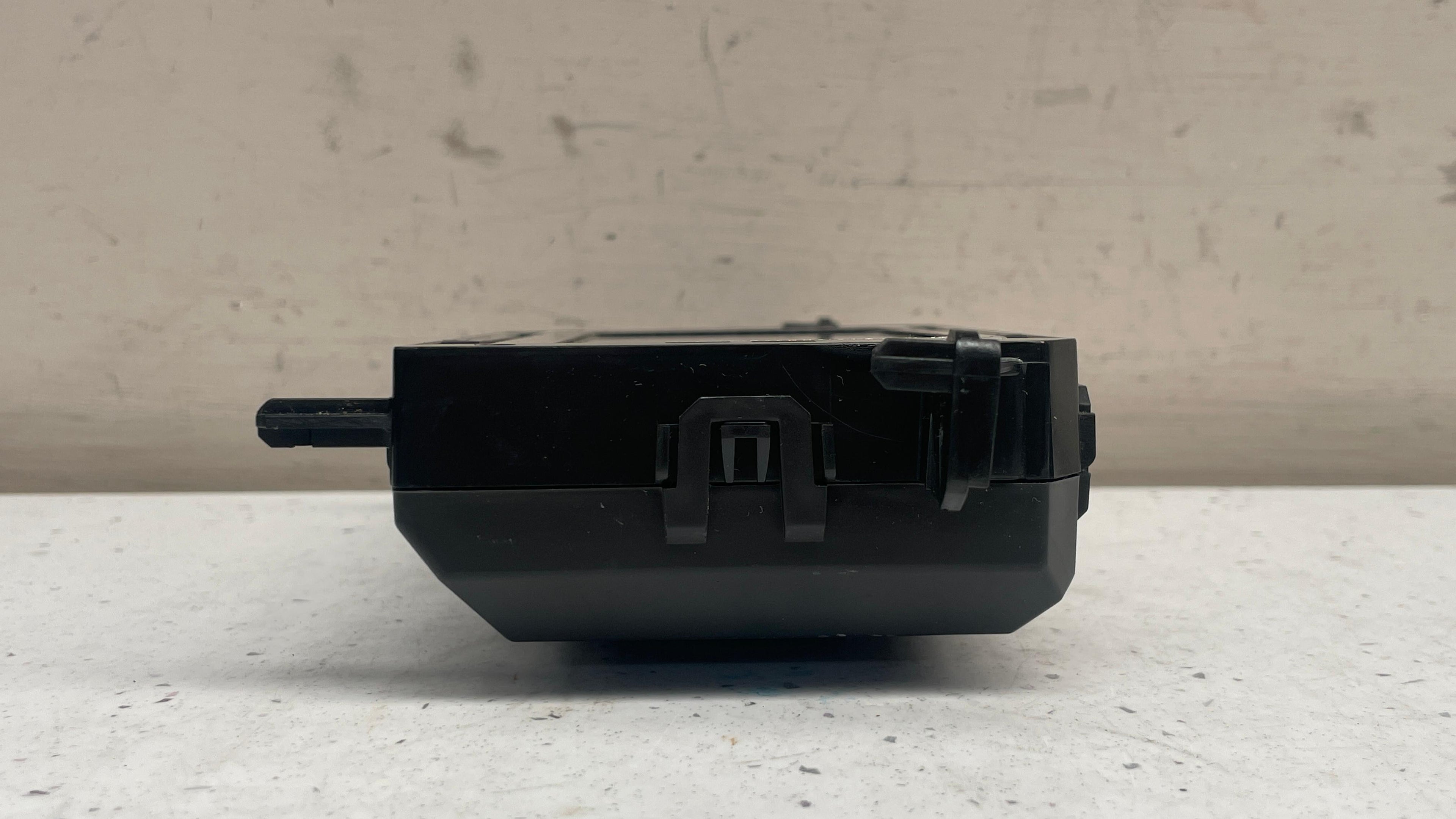 F1BT-18B955-GA FORD AUDIO DISPLAY MEDIA CONTROL UNIT