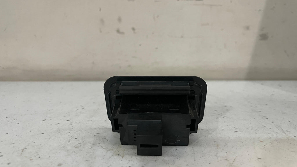 4G0959831A AUDI TAILGATE RELEASE SWITCH