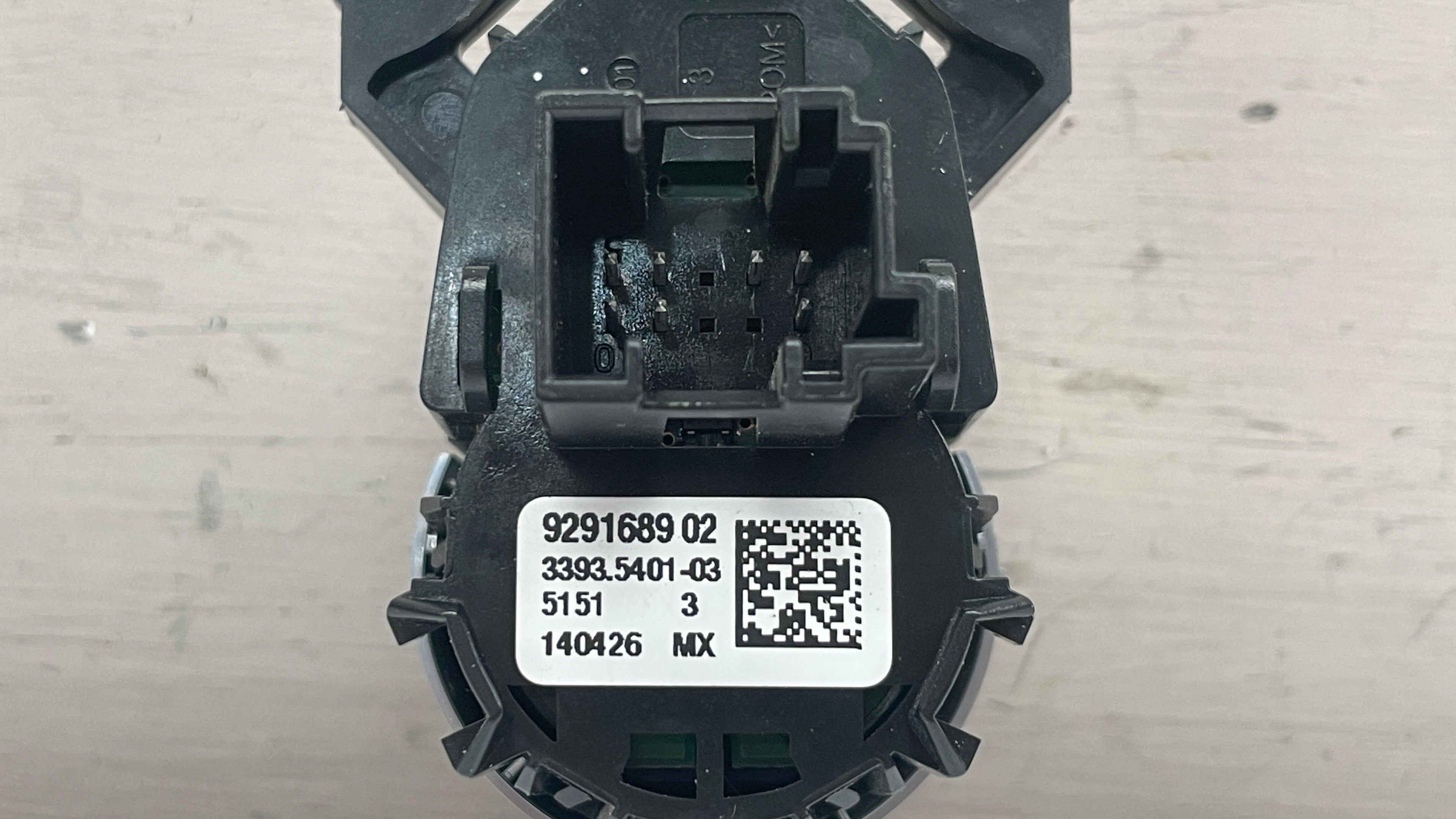 929168902 BMW X5 ENGINE START STOP BUTTON