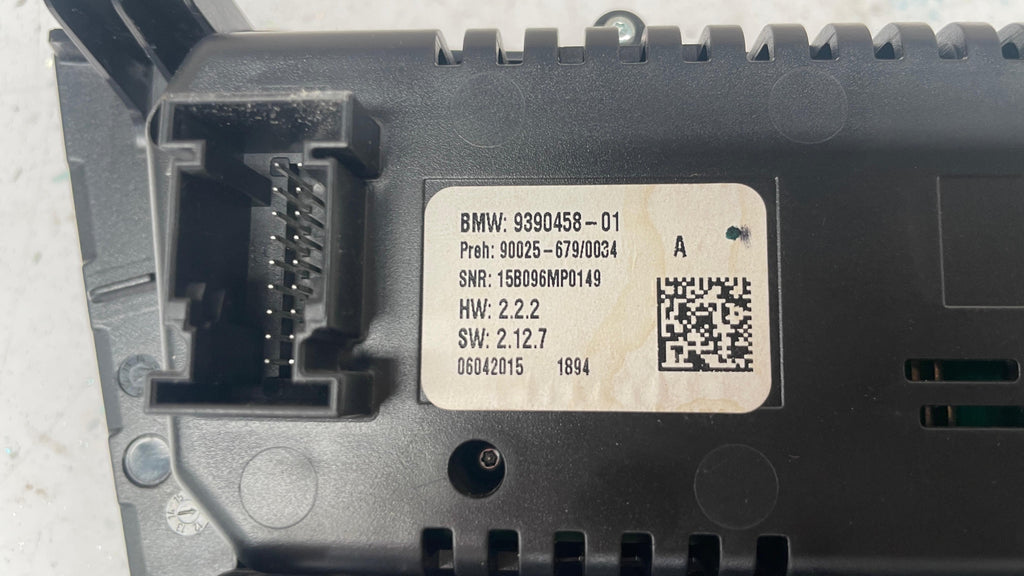 9390458-01 BMW CLIMATE CONTROL AND RADIO CONTROL PANEL