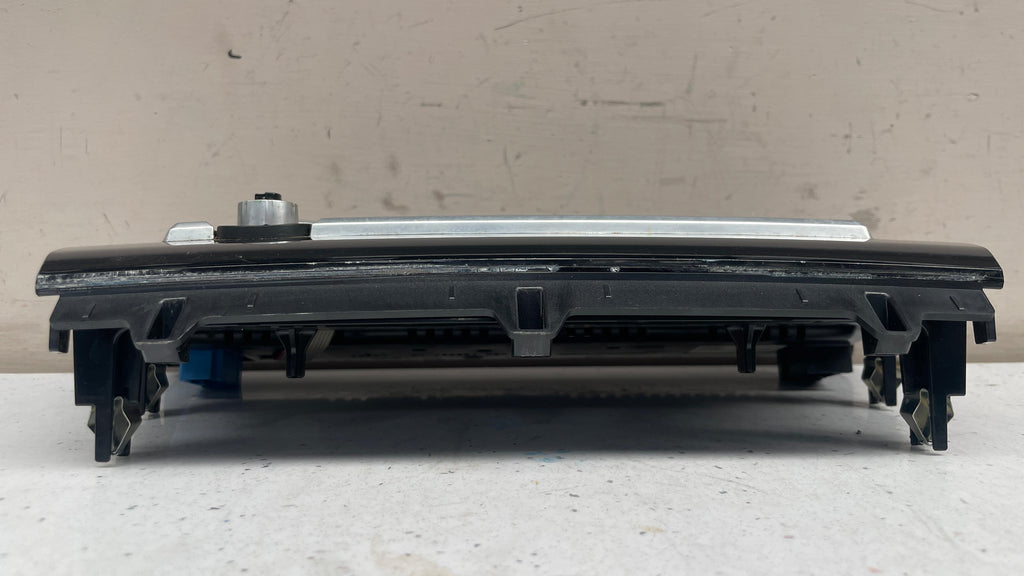 9390458-01 BMW CLIMATE CONTROL AND RADIO CONTROL PANEL