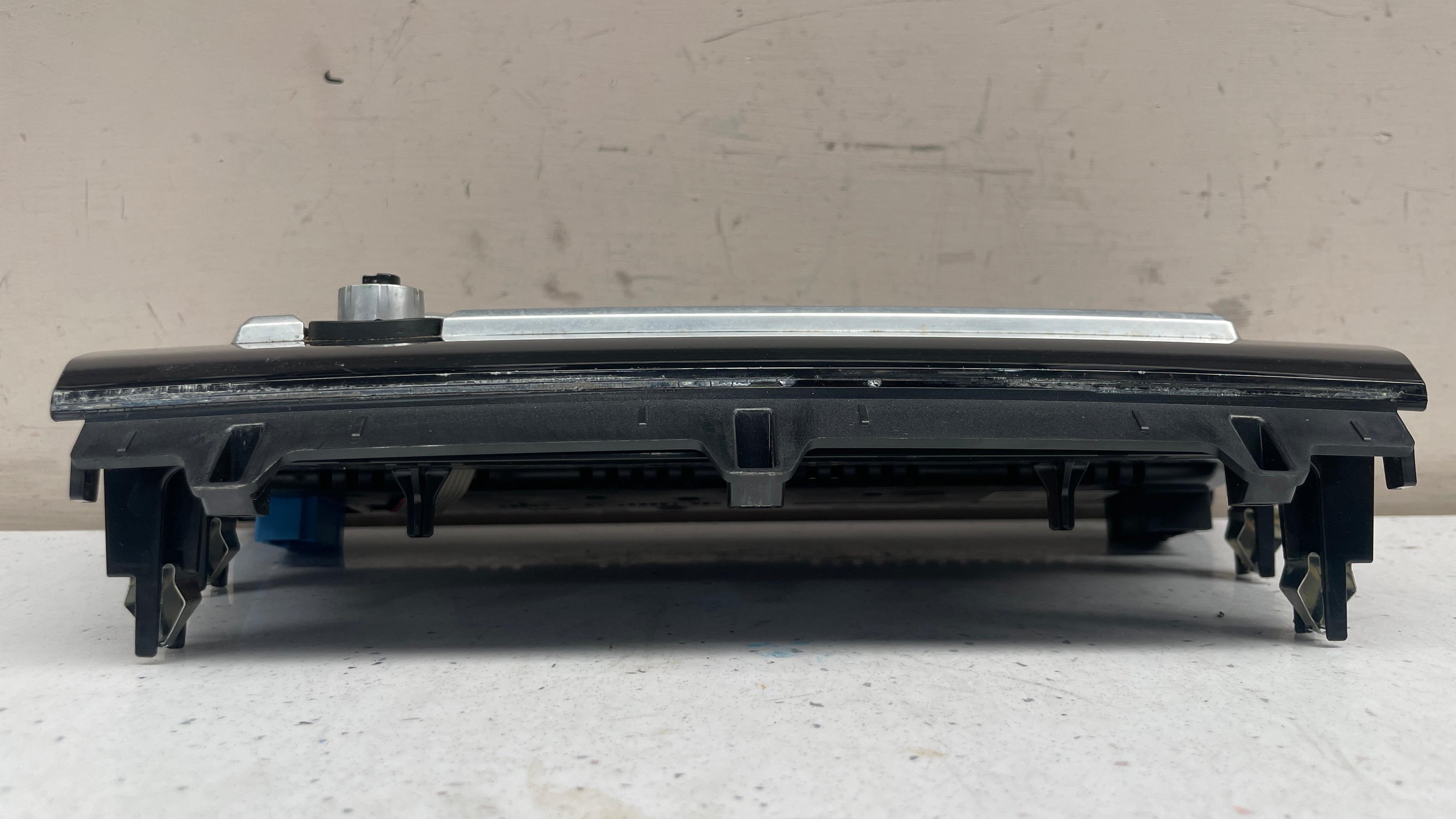 9390458-01 BMW CLIMATE CONTROL AND RADIO CONTROL PANEL