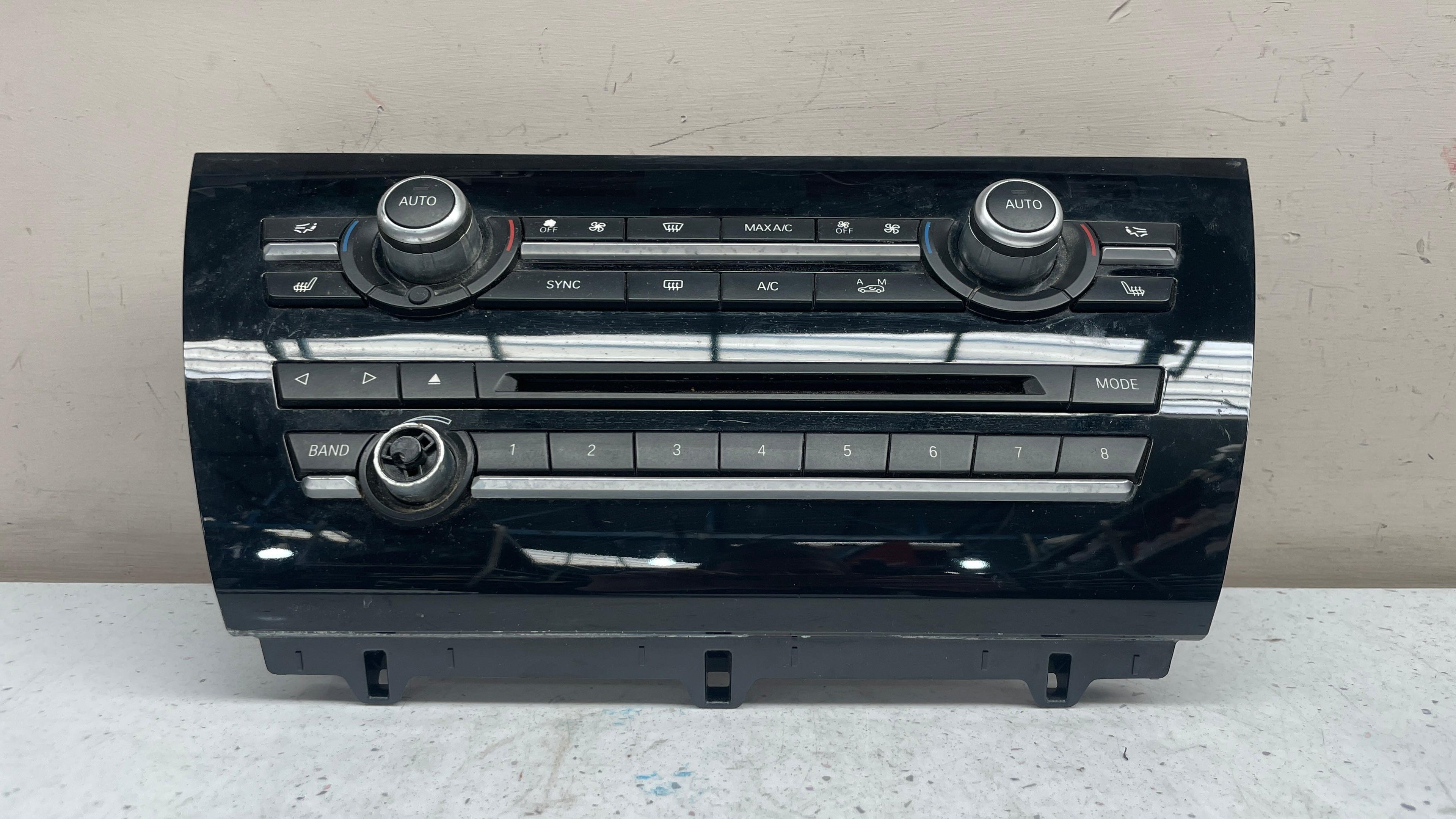 9390458-01 BMW CLIMATE CONTROL AND RADIO CONTROL PANEL