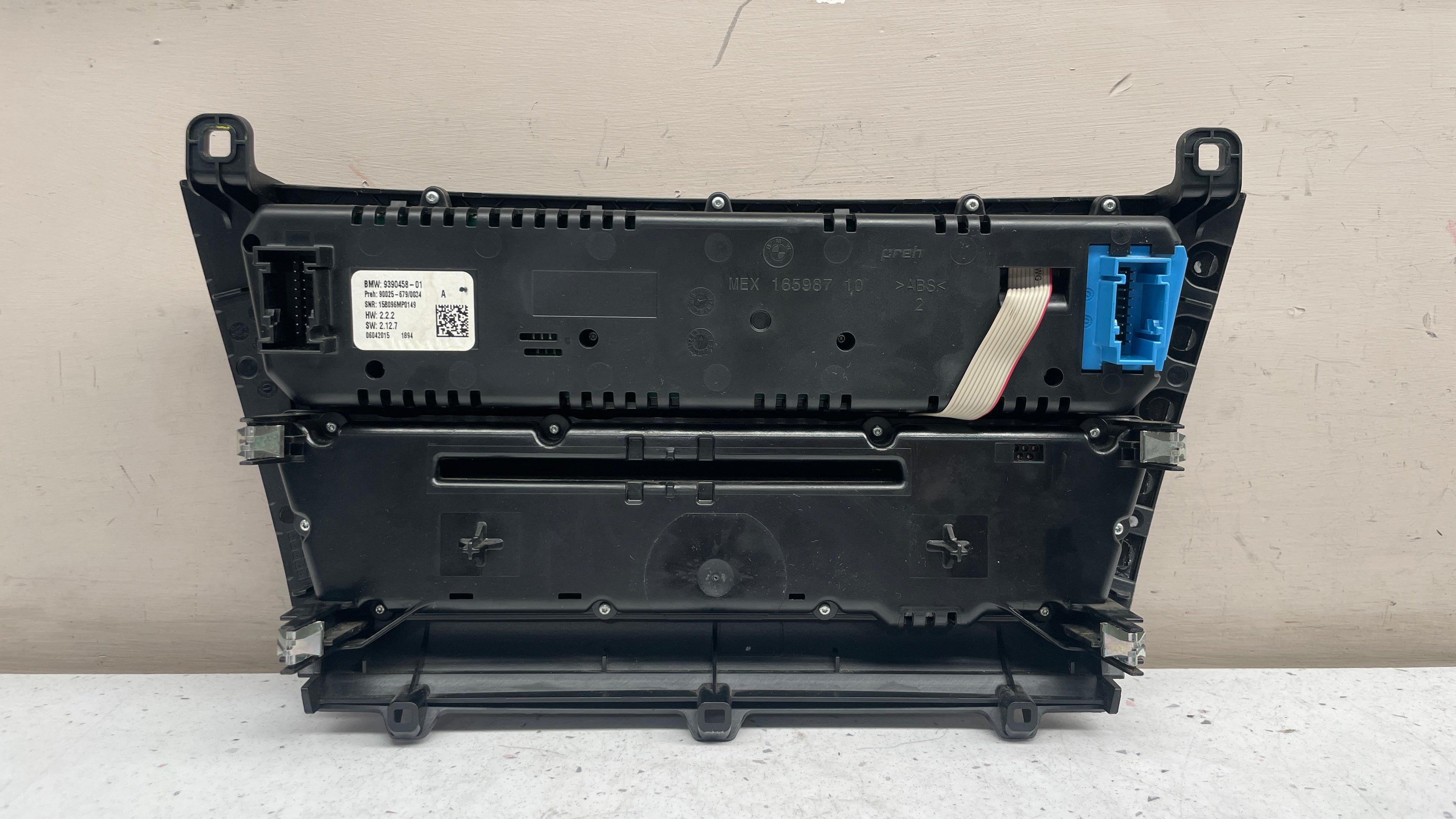 9390458-01 BMW CLIMATE CONTROL AND RADIO CONTROL PANEL