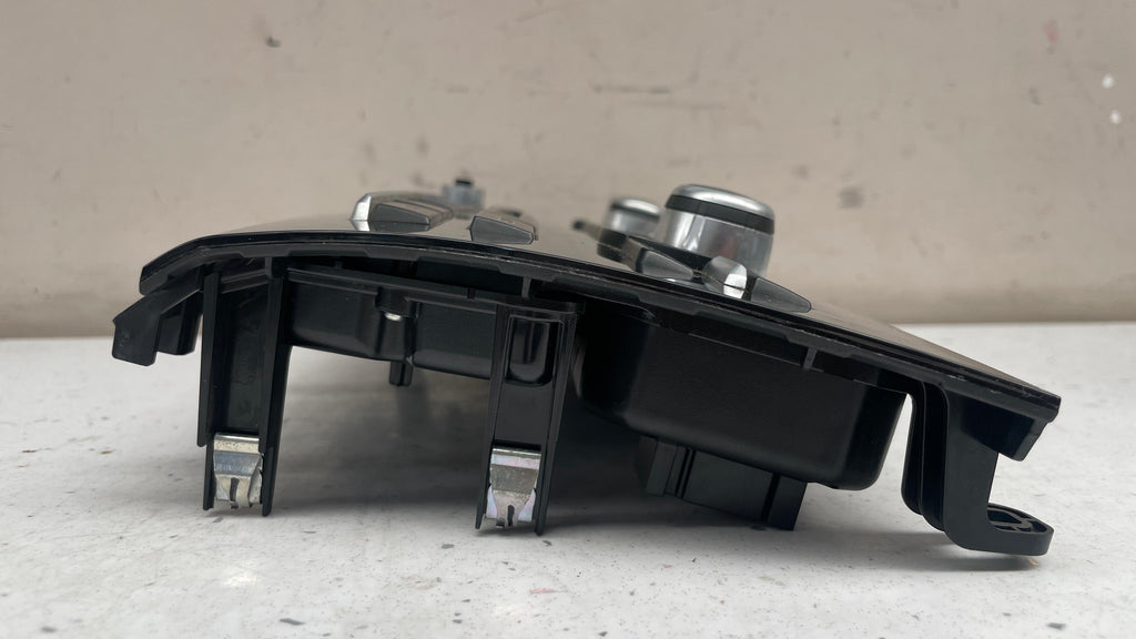 9390458-01 BMW CLIMATE CONTROL AND RADIO CONTROL PANEL