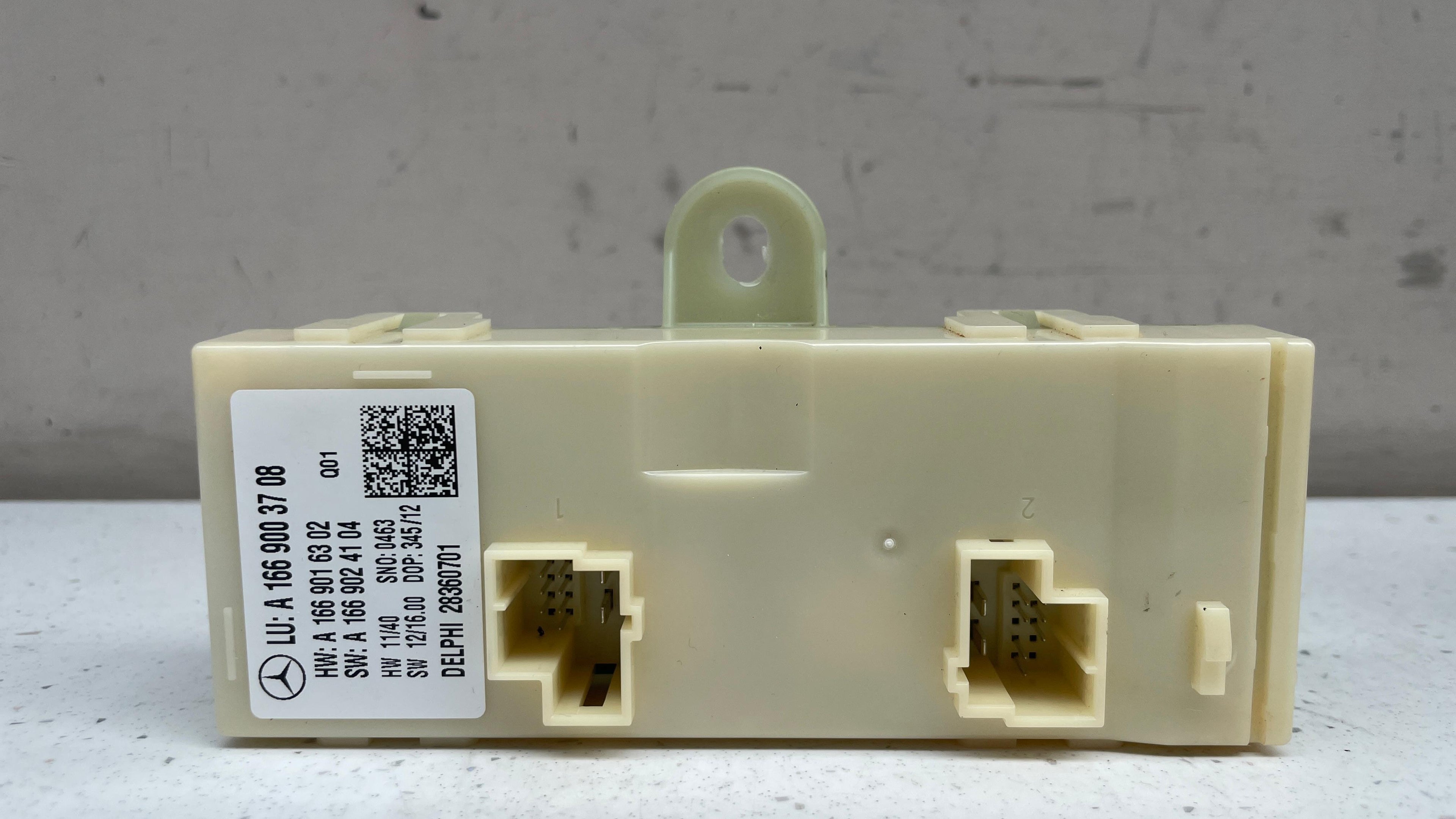 A1669003708 MERCEDES GLE REAR LIFTGATE AND TAILGATE CONTROL MODULE