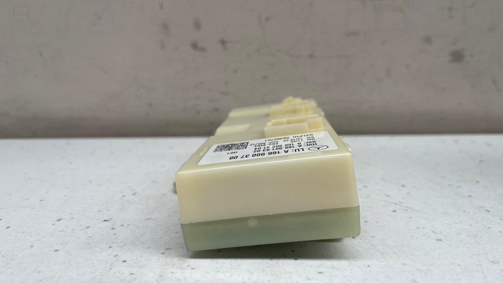 A1669003708 MERCEDES GLE REAR LIFTGATE AND TAILGATE CONTROL MODULE