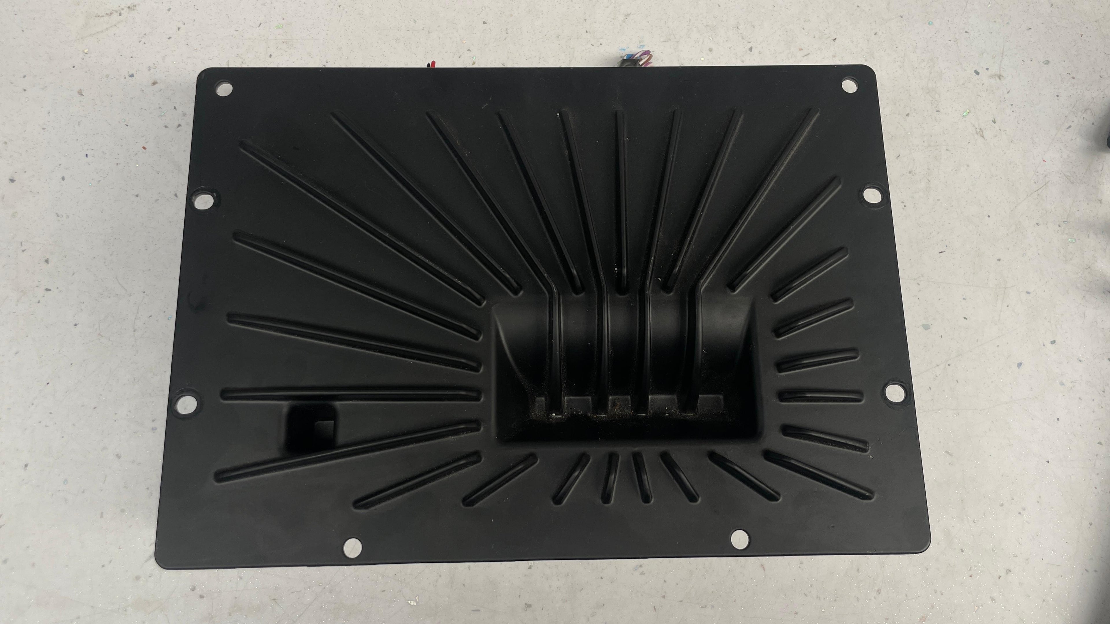 EW9319C164AB  JAGUAR MERIDIAN STEREO AUDIO AMPLIFIER AMP