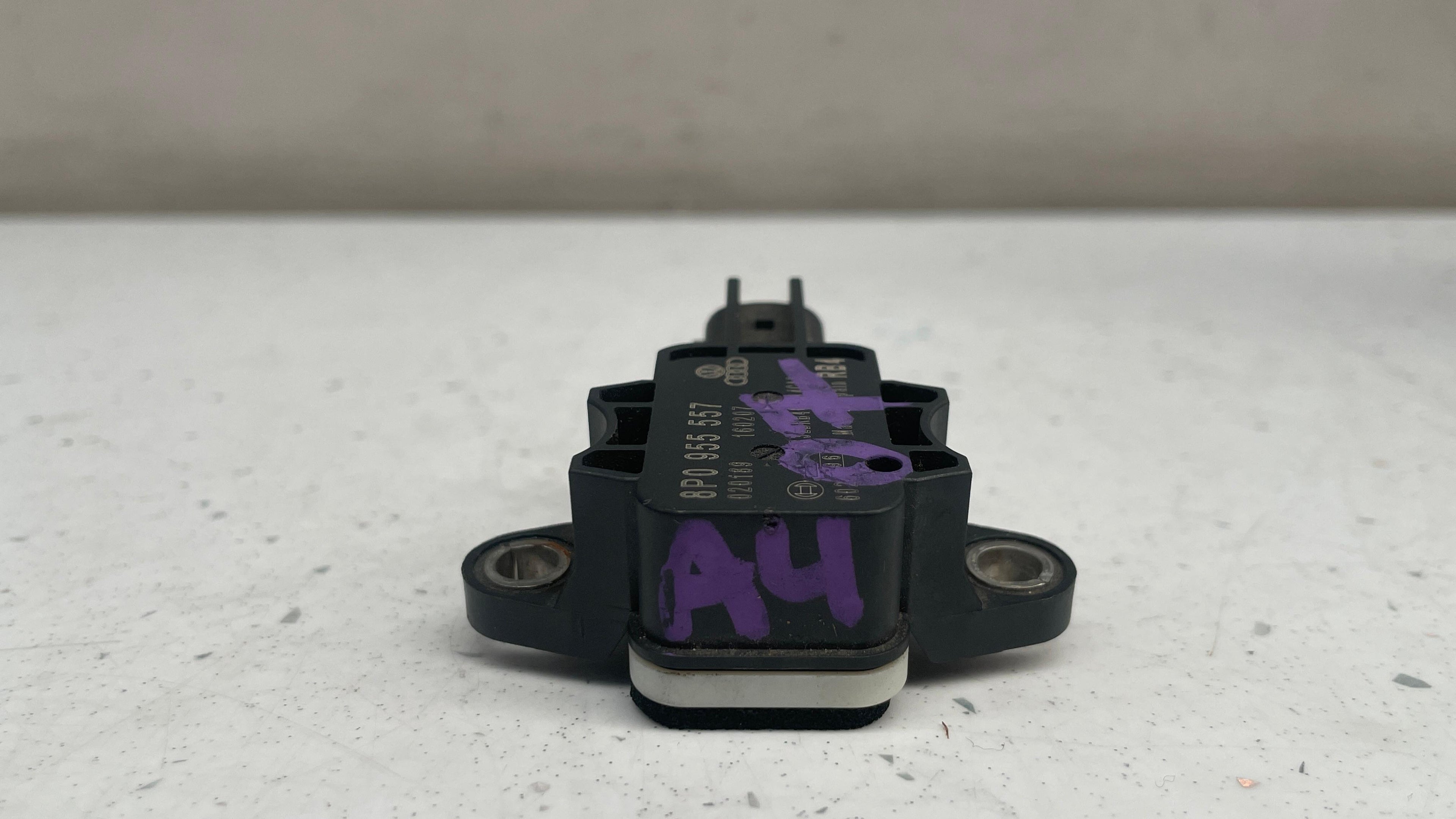 8P0955557 AUDI Q7 SRS IMPACT SENSOR