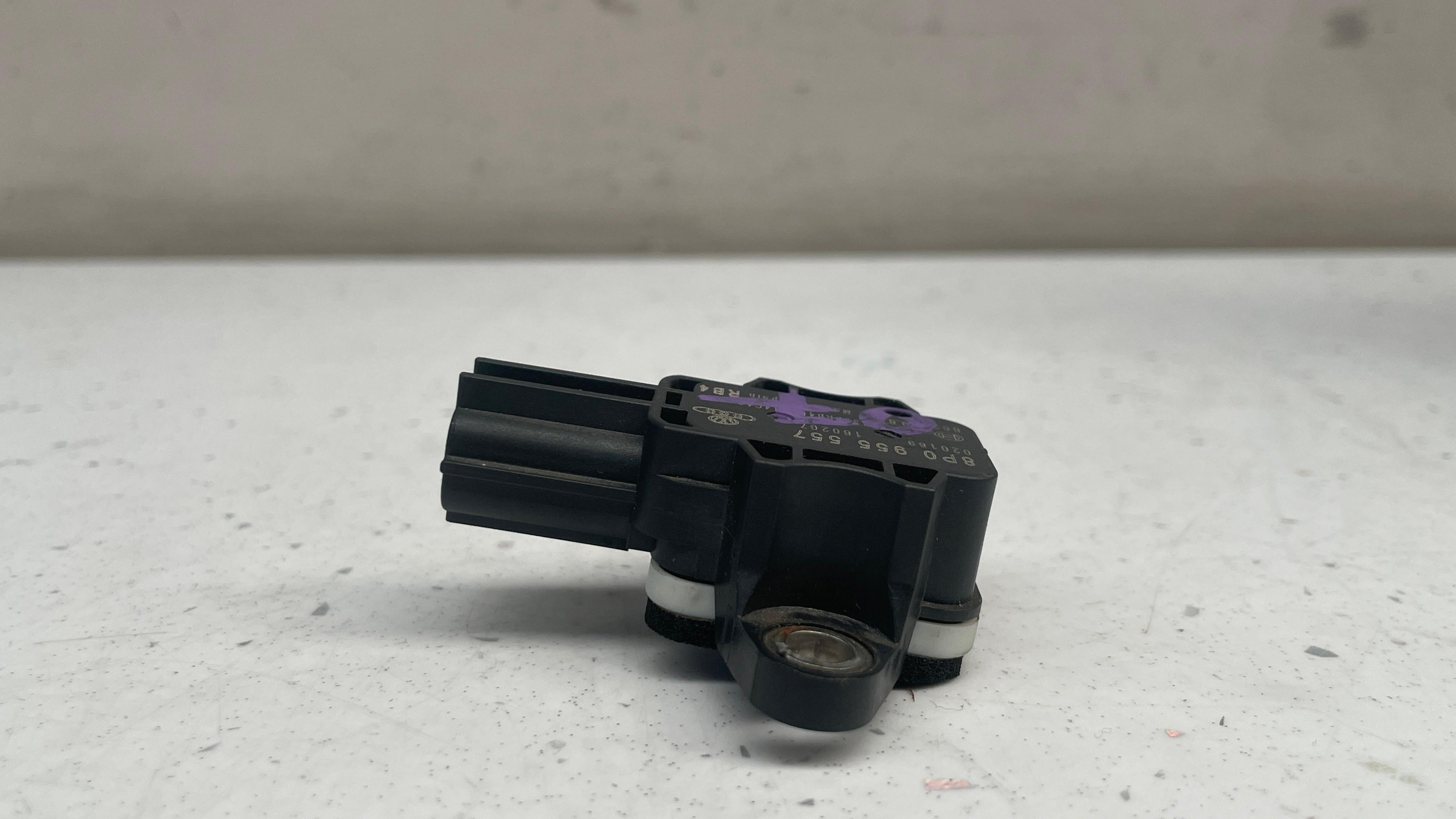 8P0955557 AUDI Q7 SRS IMPACT SENSOR