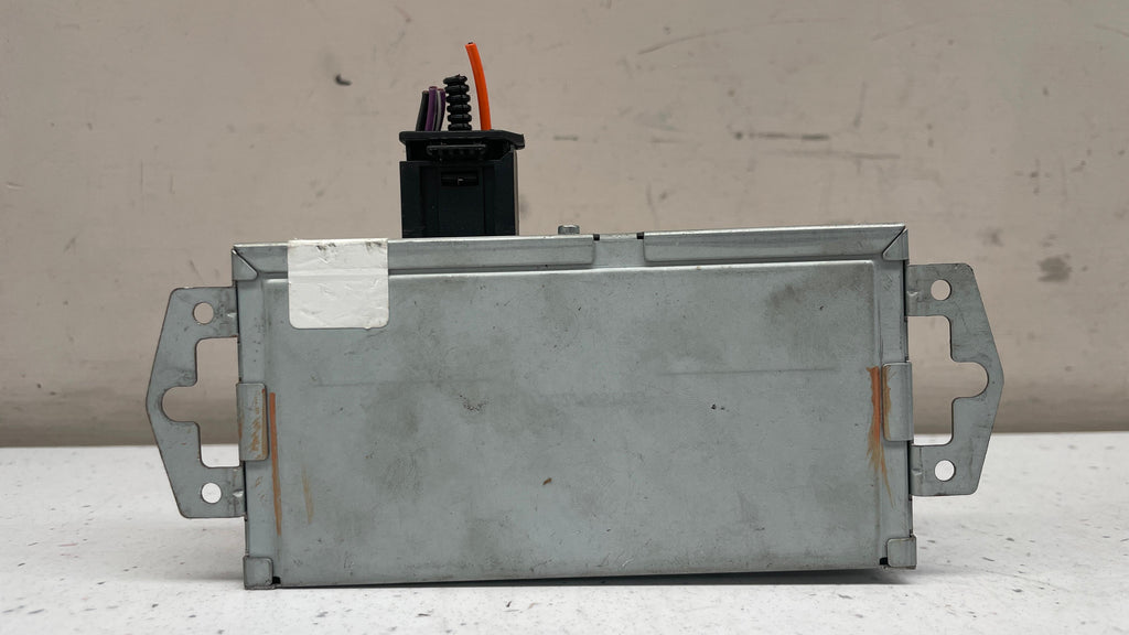 A5098795  LAND ROVER  AUTOMOTIVE SYSTEMS  AUU USB-MOST MODULE