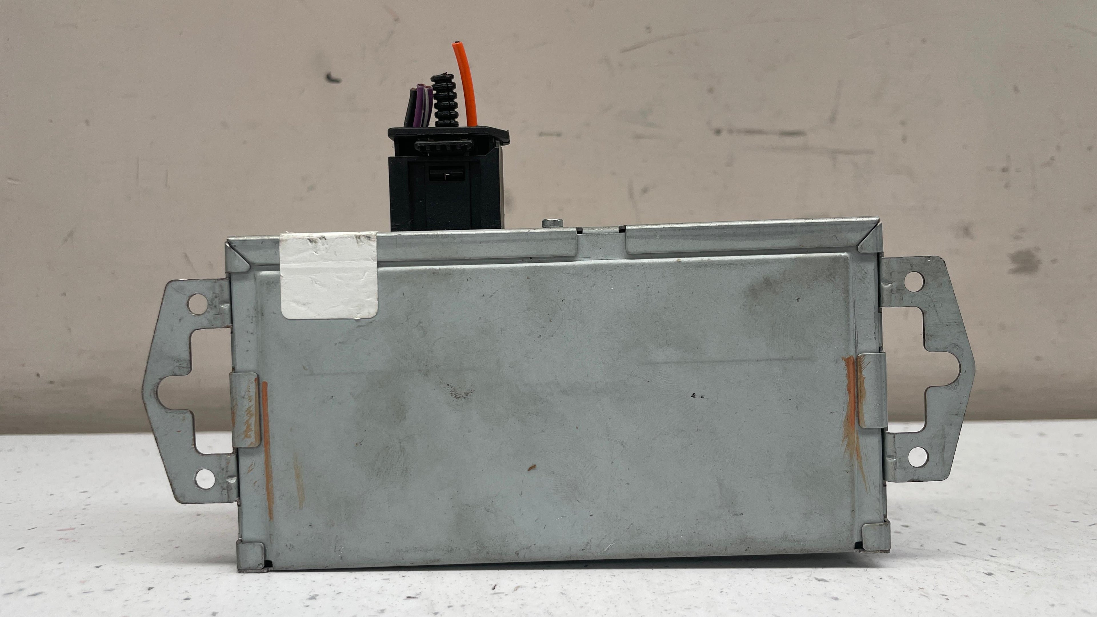 A5098795  LAND ROVER  AUTOMOTIVE SYSTEMS  AUU USB-MOST MODULE