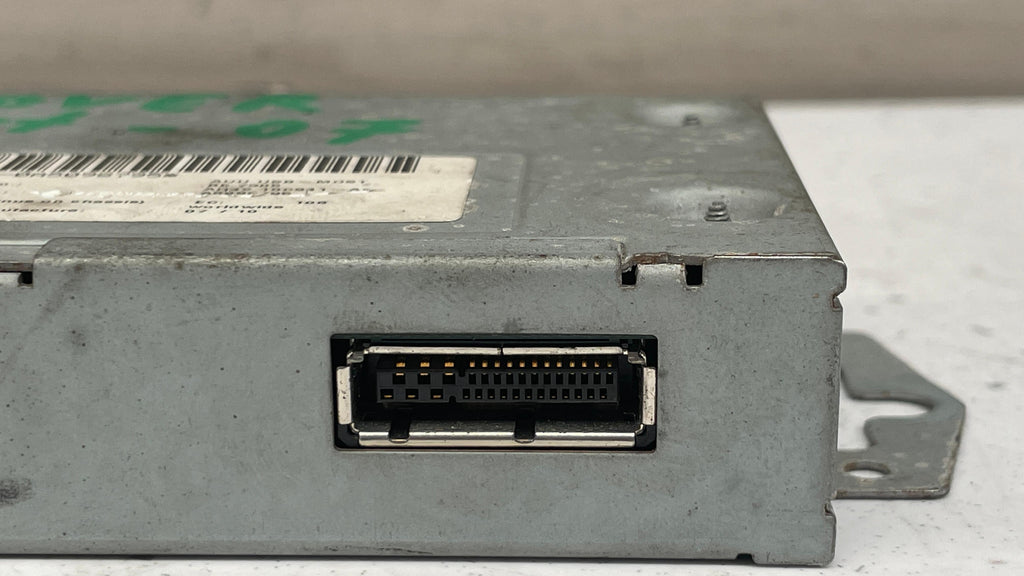 A5098795  LAND ROVER  AUTOMOTIVE SYSTEMS  AUU USB-MOST MODULE