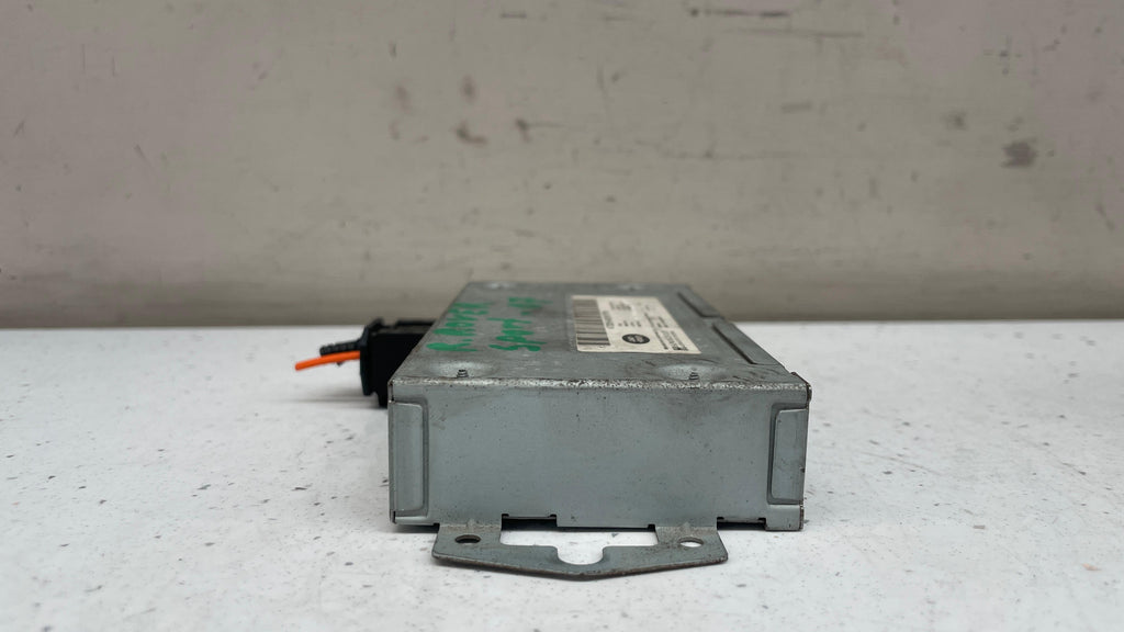 A5098795  LAND ROVER  AUTOMOTIVE SYSTEMS  AUU USB-MOST MODULE