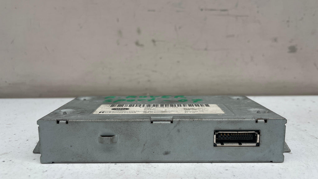 A5098795  LAND ROVER  AUTOMOTIVE SYSTEMS  AUU USB-MOST MODULE
