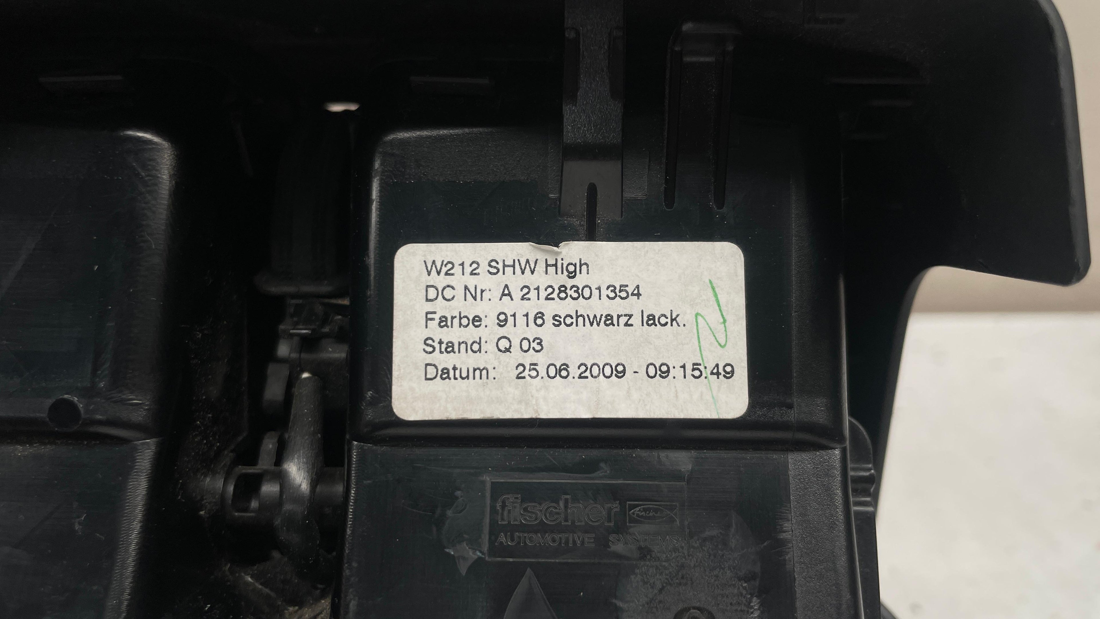A2128301354  MERCEDES CENTRE CONSOLE VENT OUTLET KIT BLACK