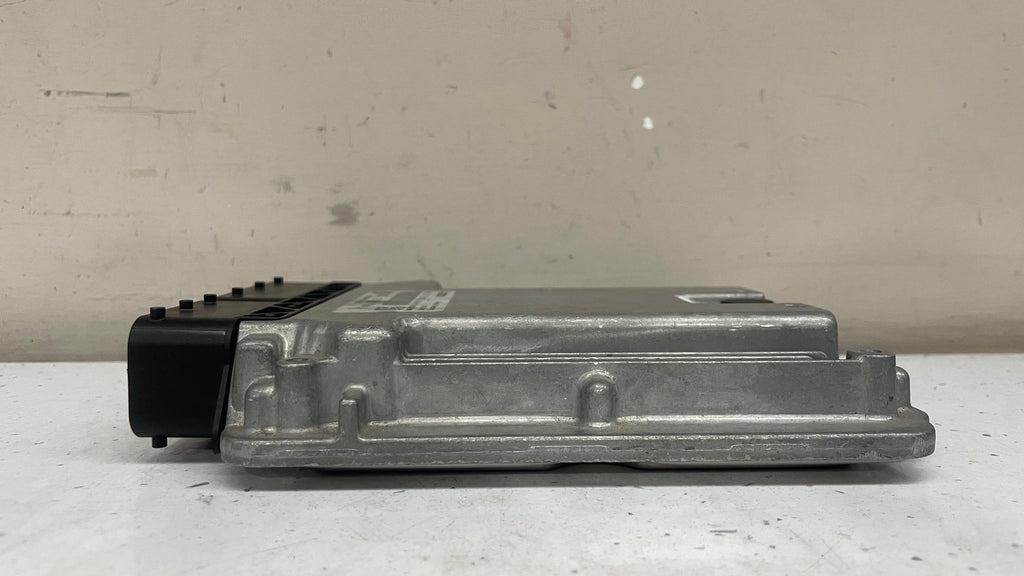 8586544-01  BMW ENGINE CONTROL UNIT ECU