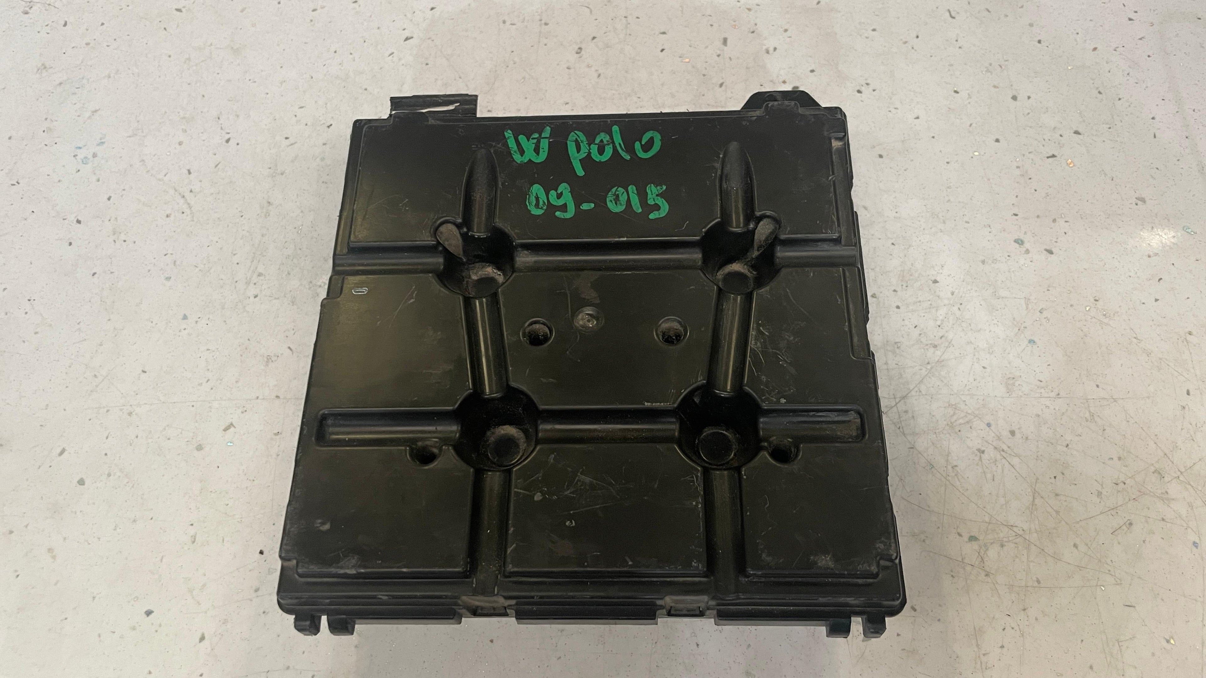 6R0937087B VOLKSWAGEN  BODY CONTROL MODULE BCM