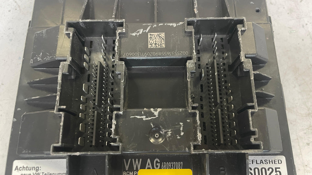 6R0937087B VOLKSWAGEN  BODY CONTROL MODULE BCM