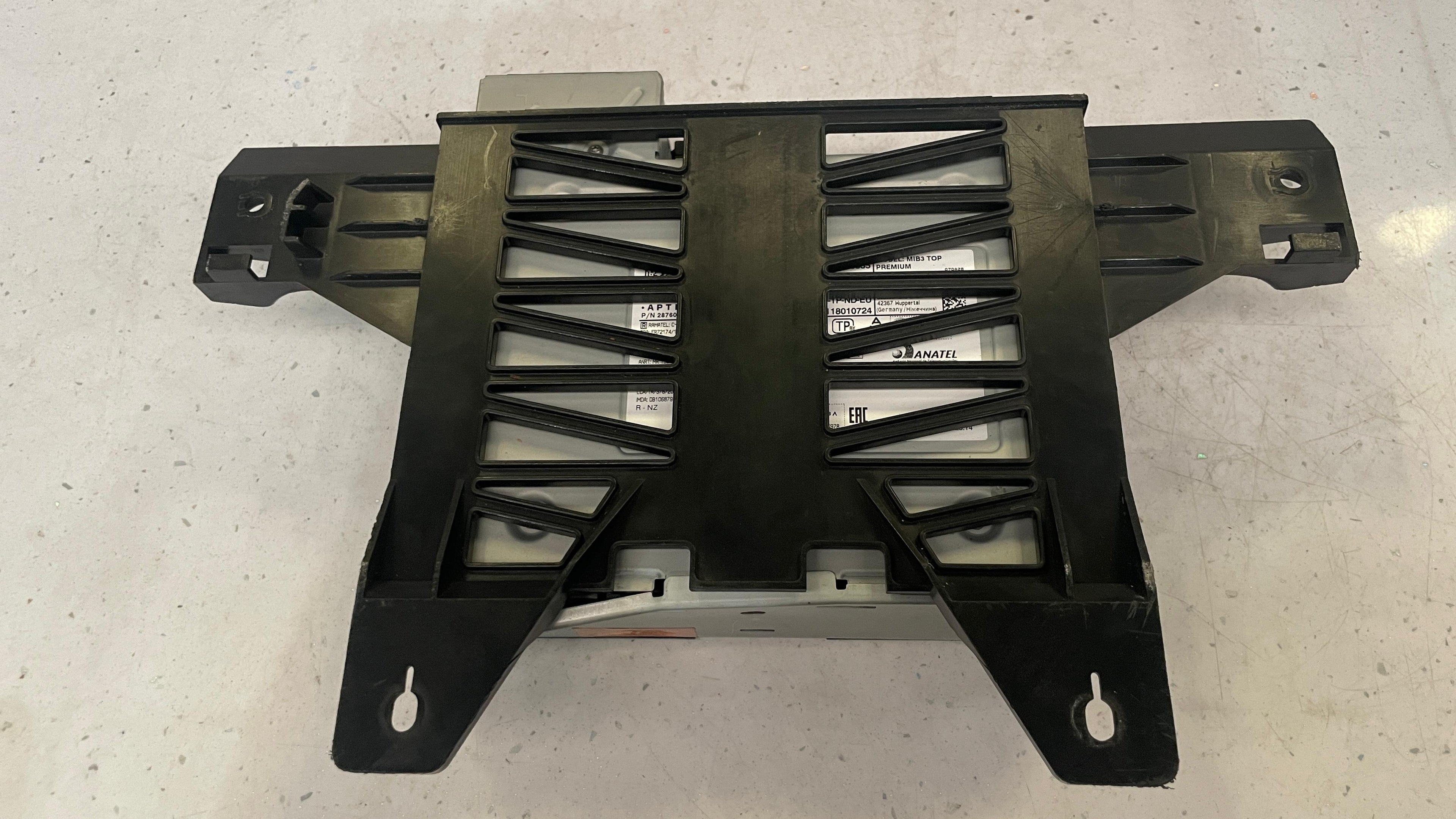 4M8035317A  AUDI SQ7  RADIO RECEIVER  CONTROL  BRACKET  HOLDER