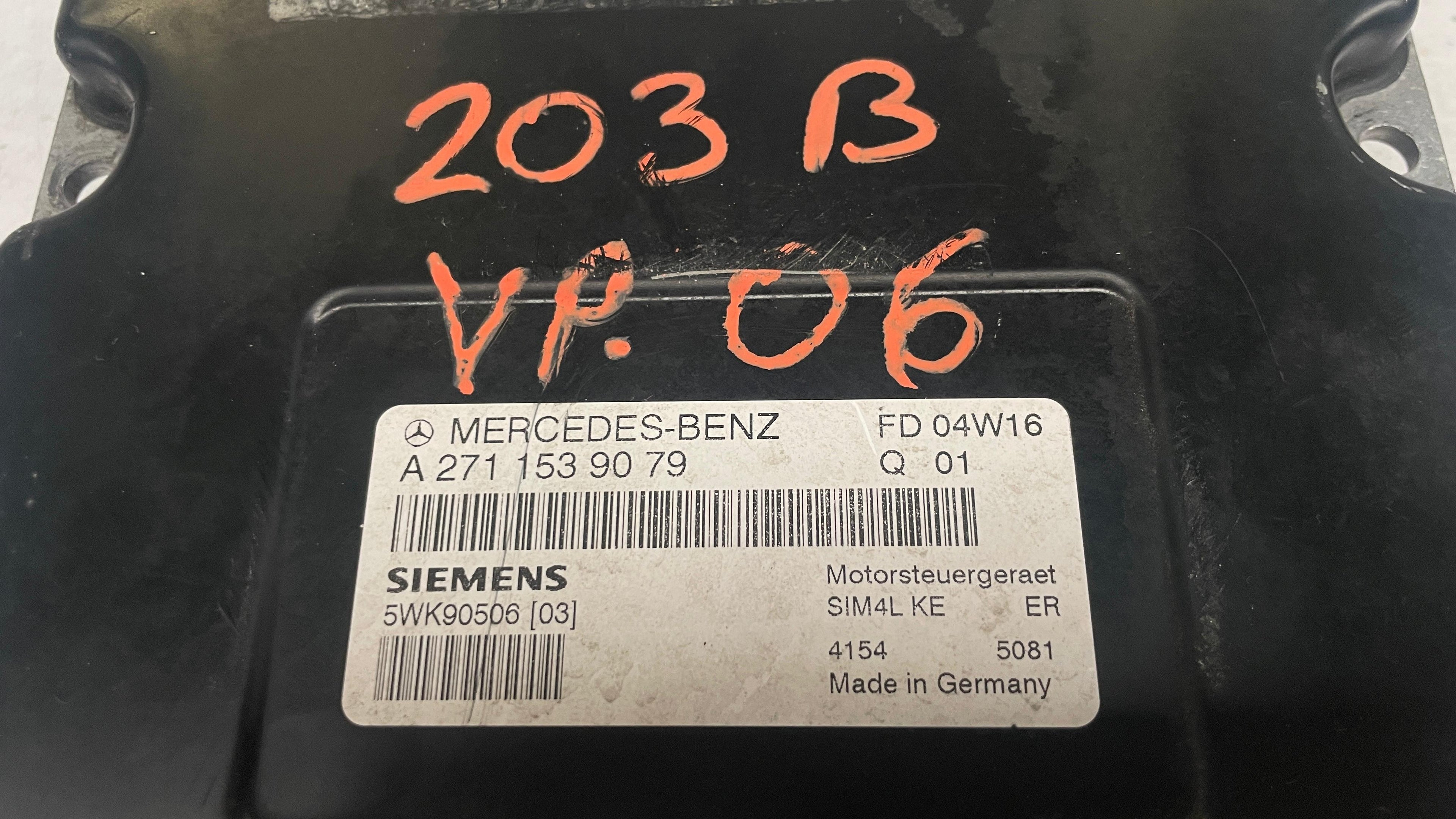 A2711539079  MERCEDES W203 ENGINE CONTROL UNIT ECU