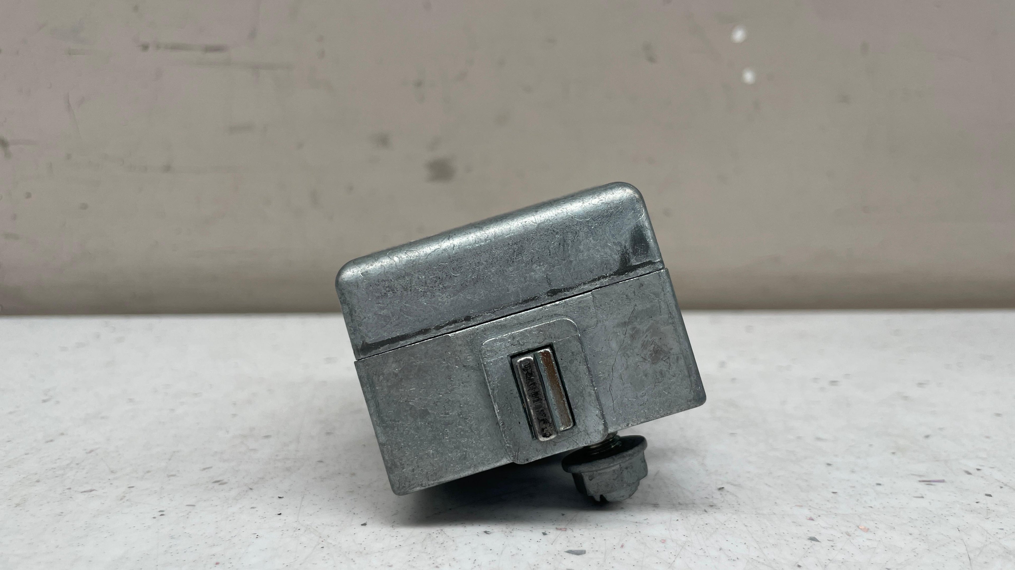 A2045458132  MERCEDES  ELECTRONIC STEERING LOCK MODULE