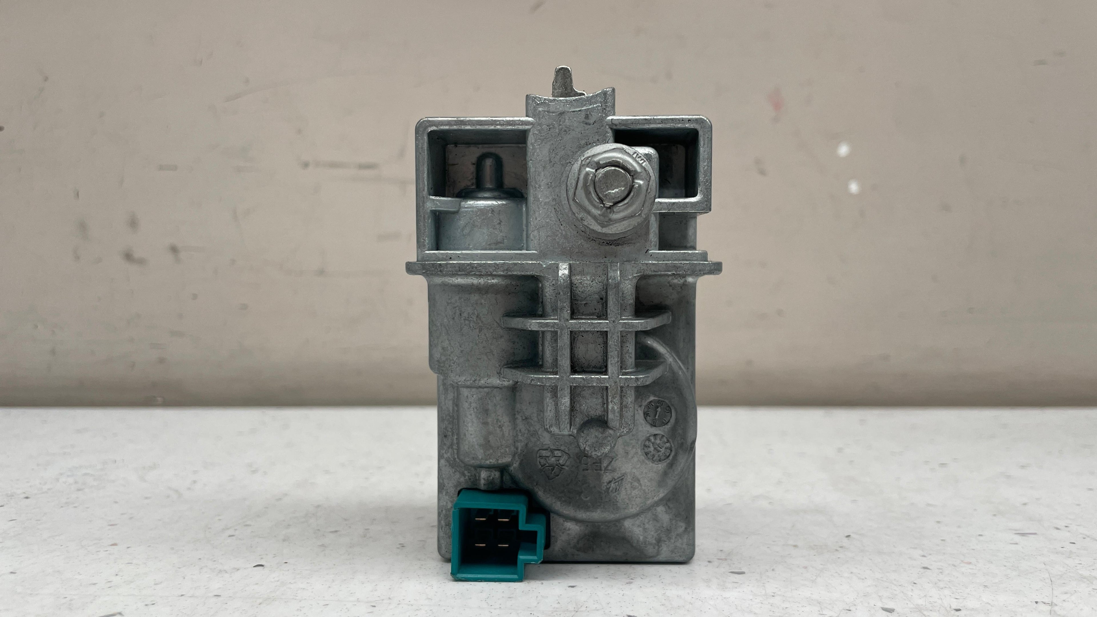A2045458132  MERCEDES  ELECTRONIC STEERING LOCK MODULE