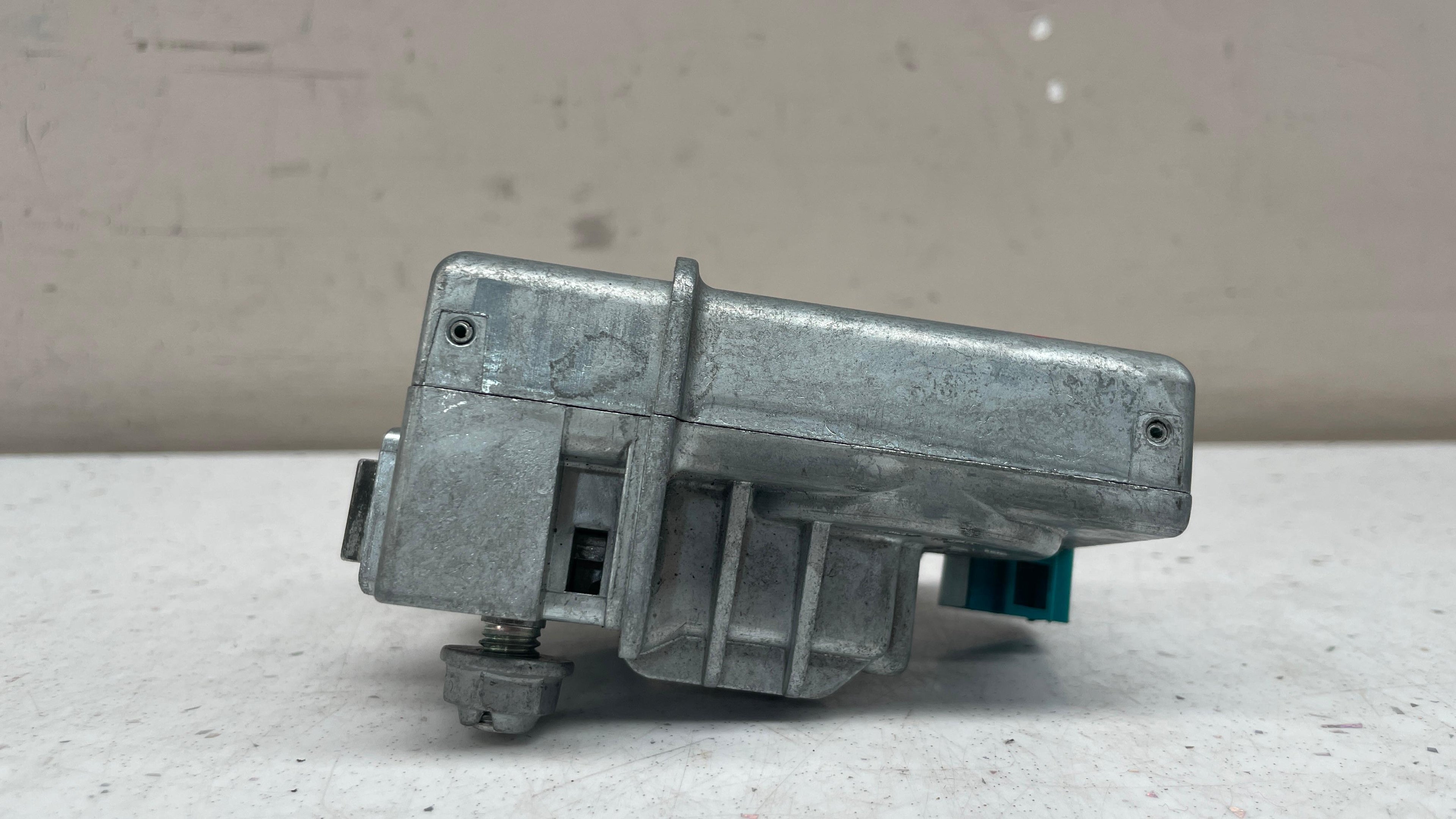 A2045458132  MERCEDES  ELECTRONIC STEERING LOCK MODULE