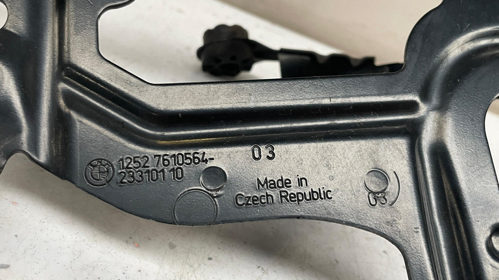 12527610564  BMW SUPPORT BRACKET HOLDER