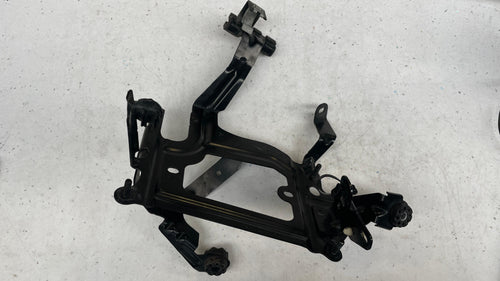 12527610564  BMW SUPPORT BRACKET HOLDER
