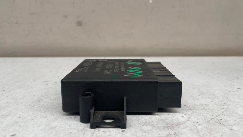 GK52-15C859-AB  LAND ROVER PARK ASSIST MODULE CONTROL