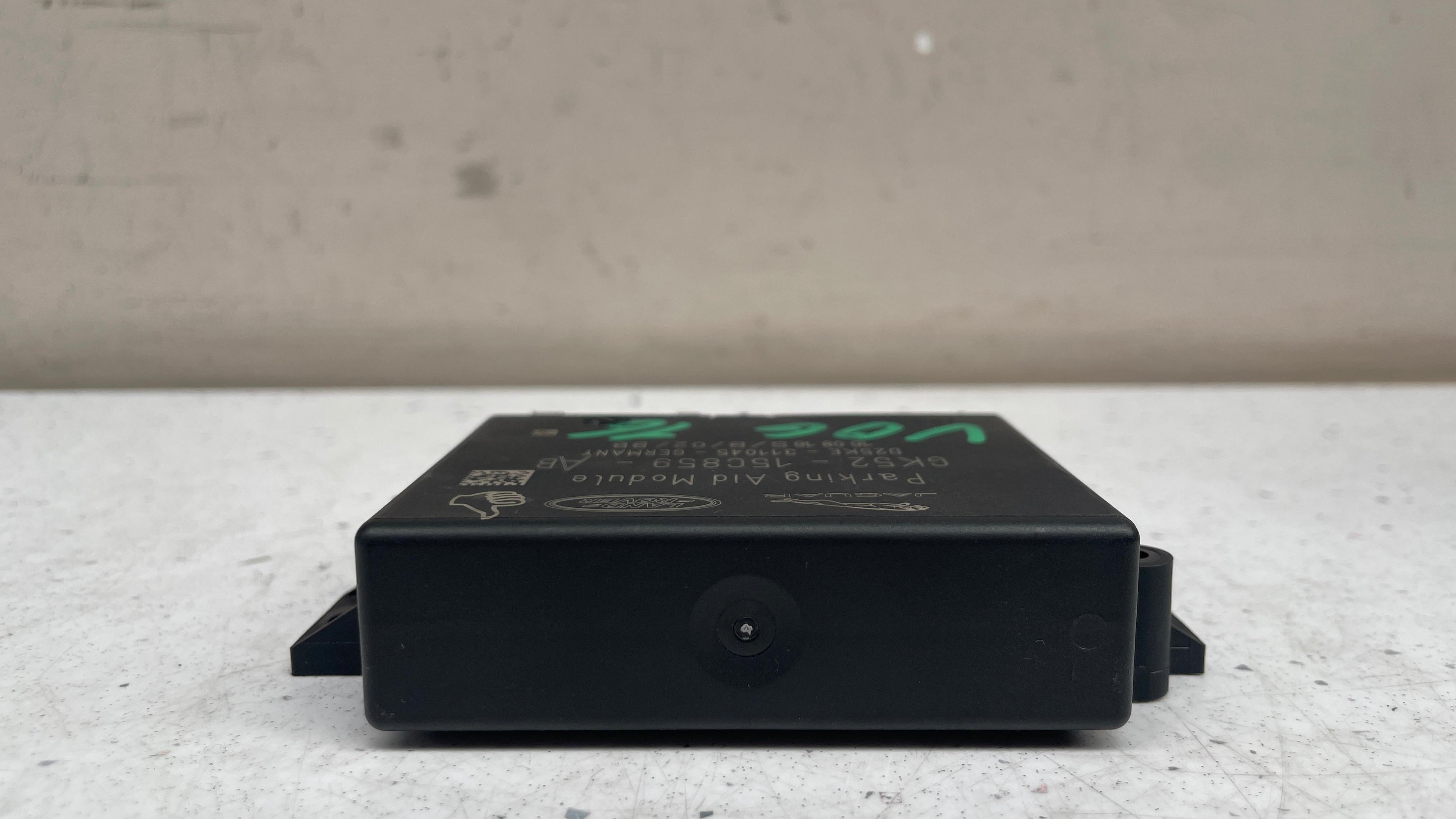 GK52-15C859-AB  LAND ROVER PARK ASSIST MODULE CONTROL