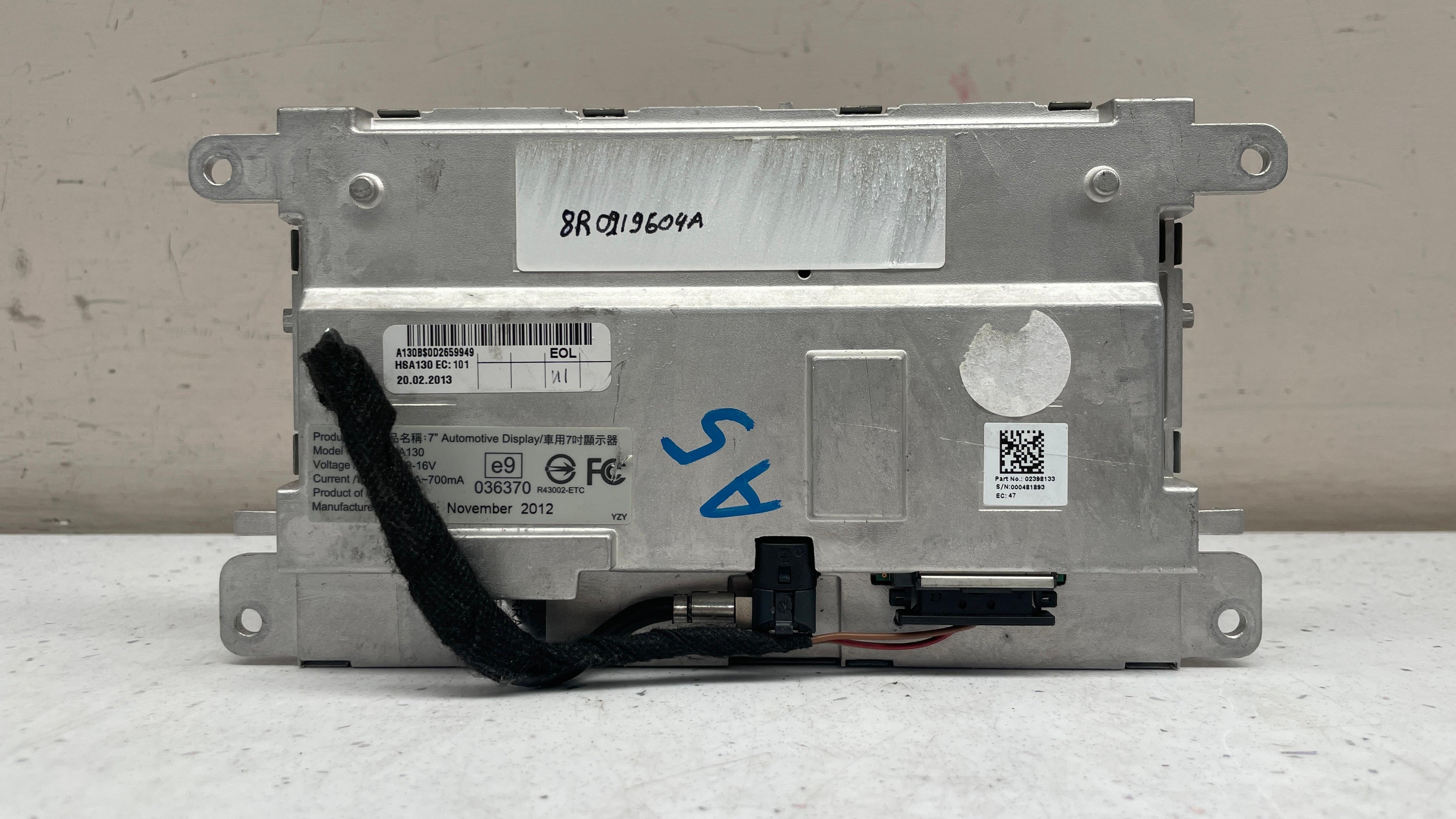 8R0919604A  AUDI NAVIGATION AUDIO RADIO INFORMATION DISPLAY SCREEN