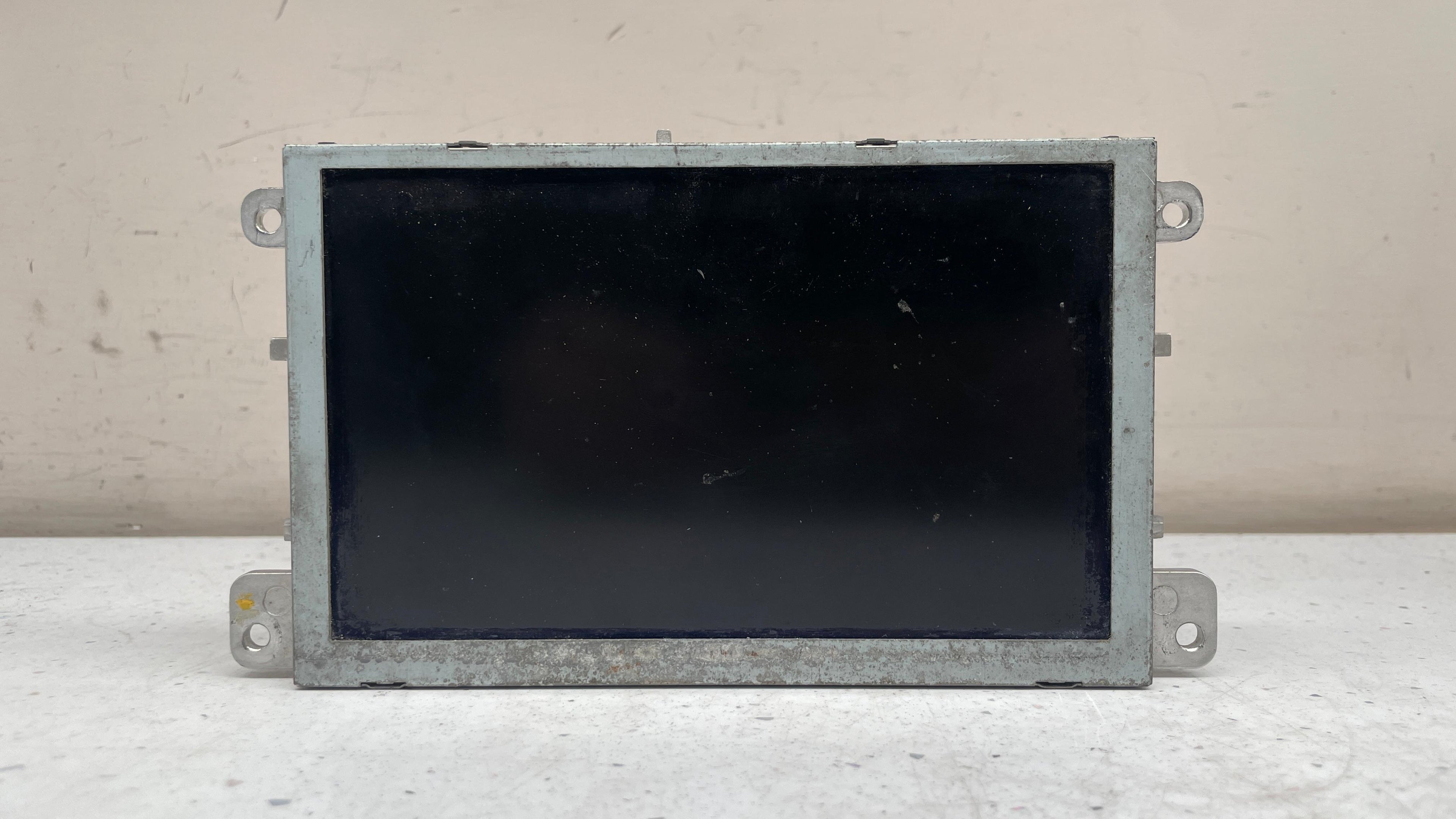8R0919604A  AUDI NAVIGATION AUDIO RADIO INFORMATION DISPLAY SCREEN