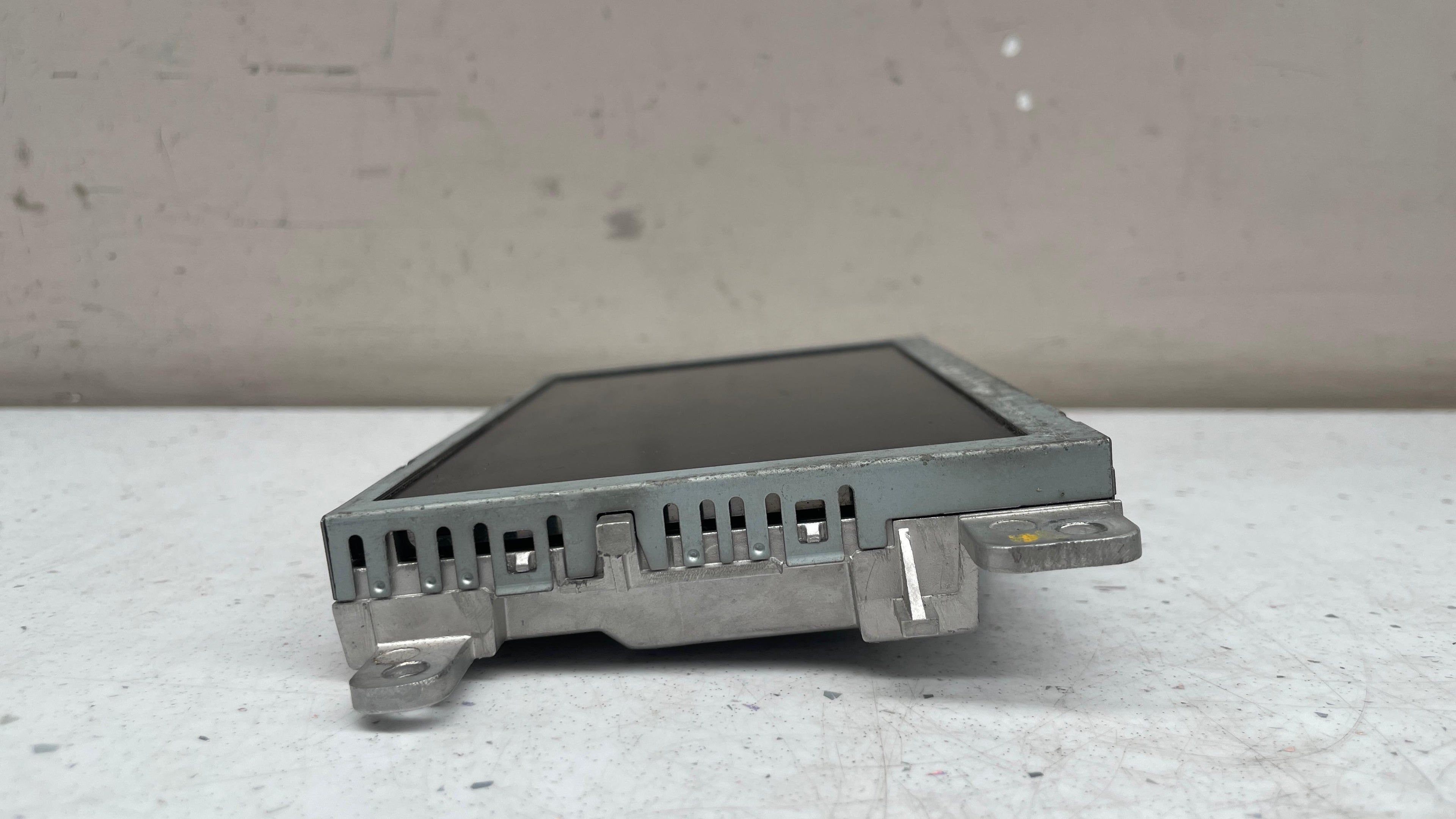 8R0919604A  AUDI NAVIGATION AUDIO RADIO INFORMATION DISPLAY SCREEN