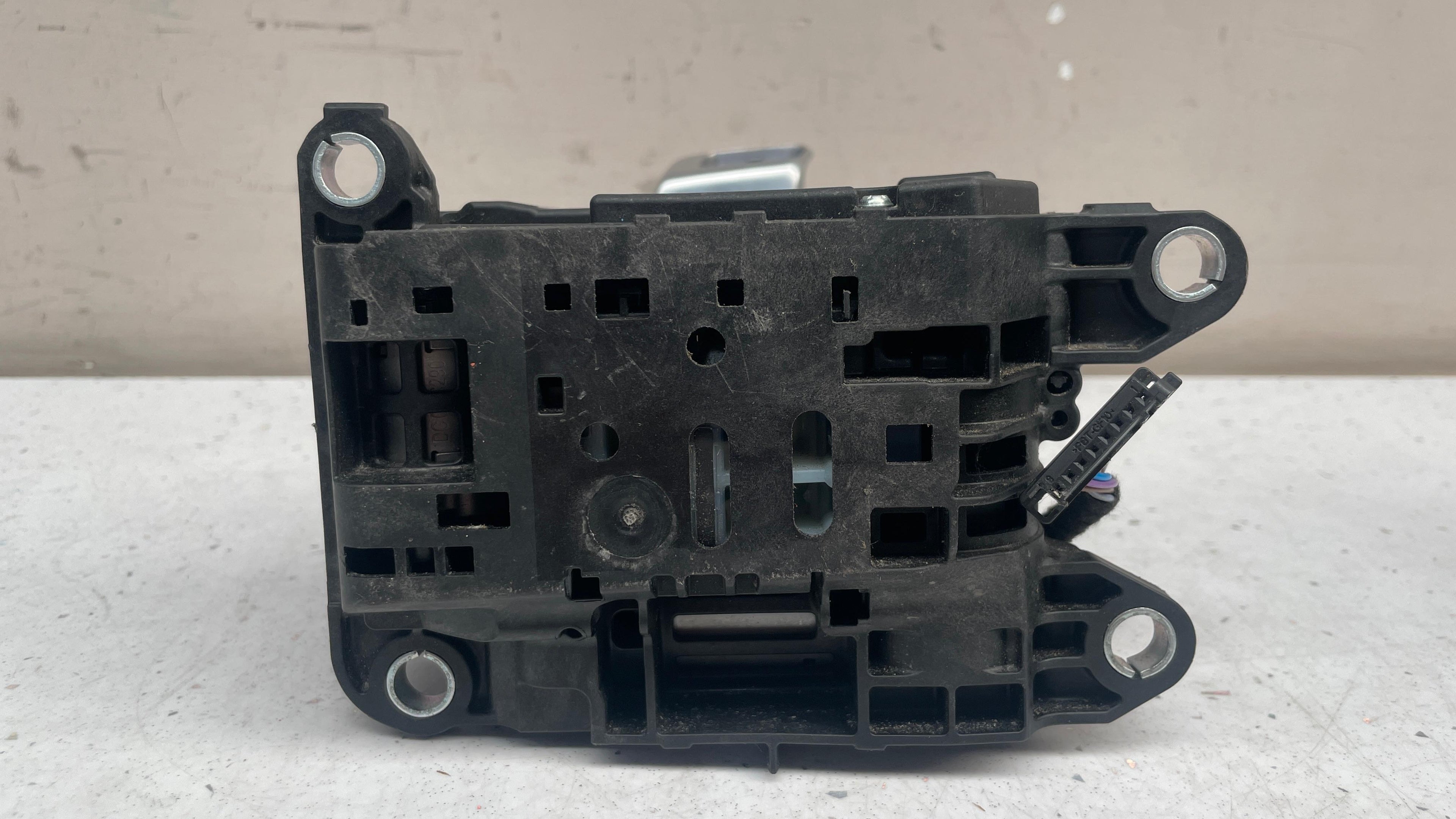 4M2713041E  AUDI GEAR SELECTOR STICK SWITCH SHIFTER