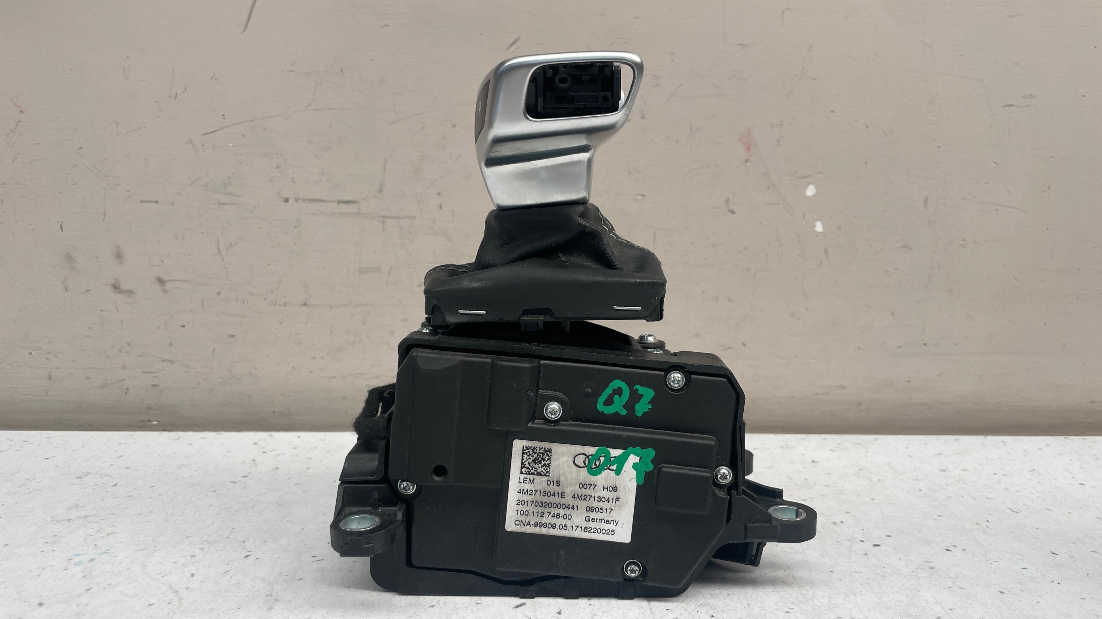 4M2713041E  AUDI GEAR SELECTOR STICK SWITCH SHIFTER