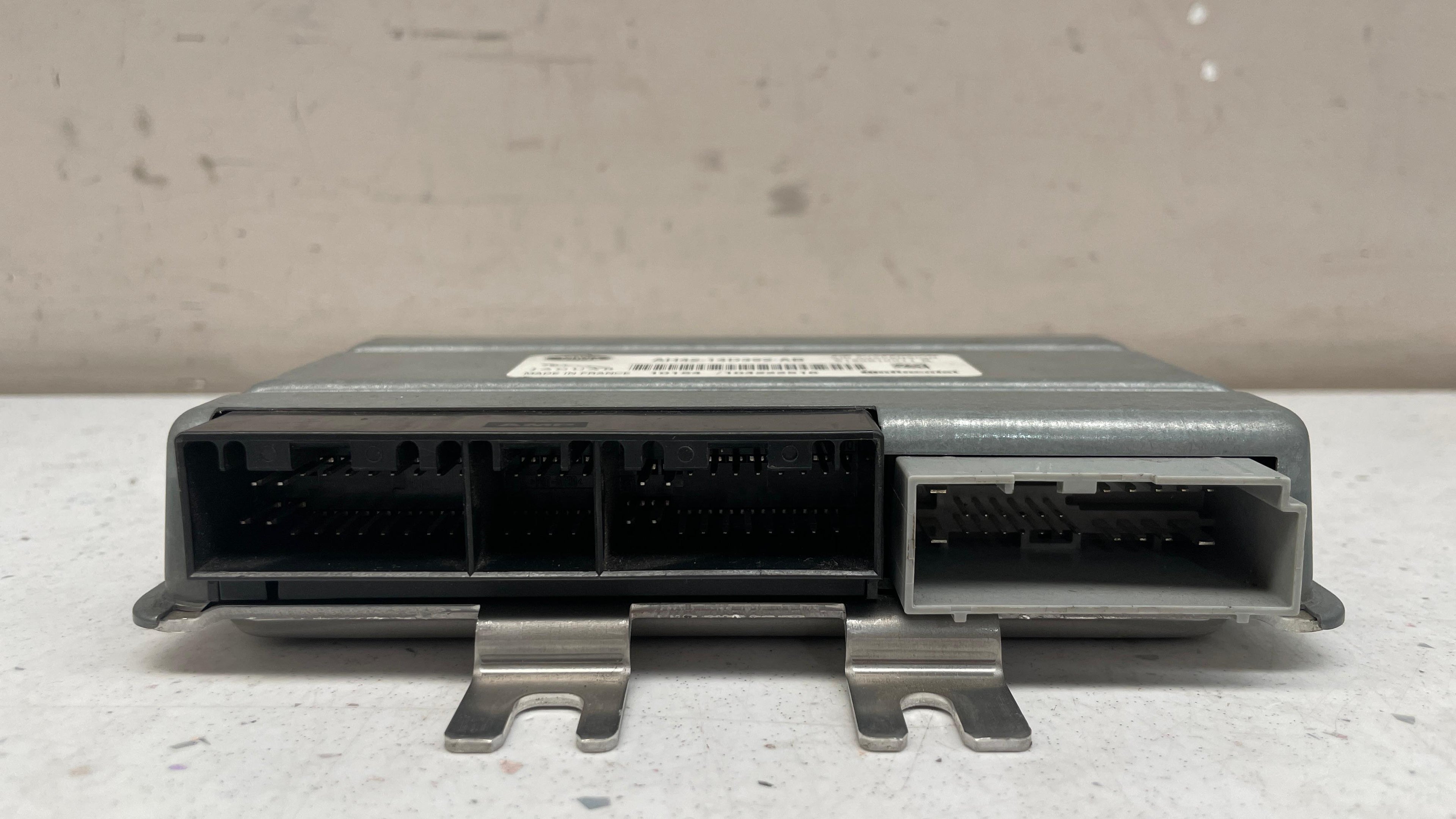 AH42-14D392-AB   JAGUAR  XJ AIR SUSPENSION CONTROL