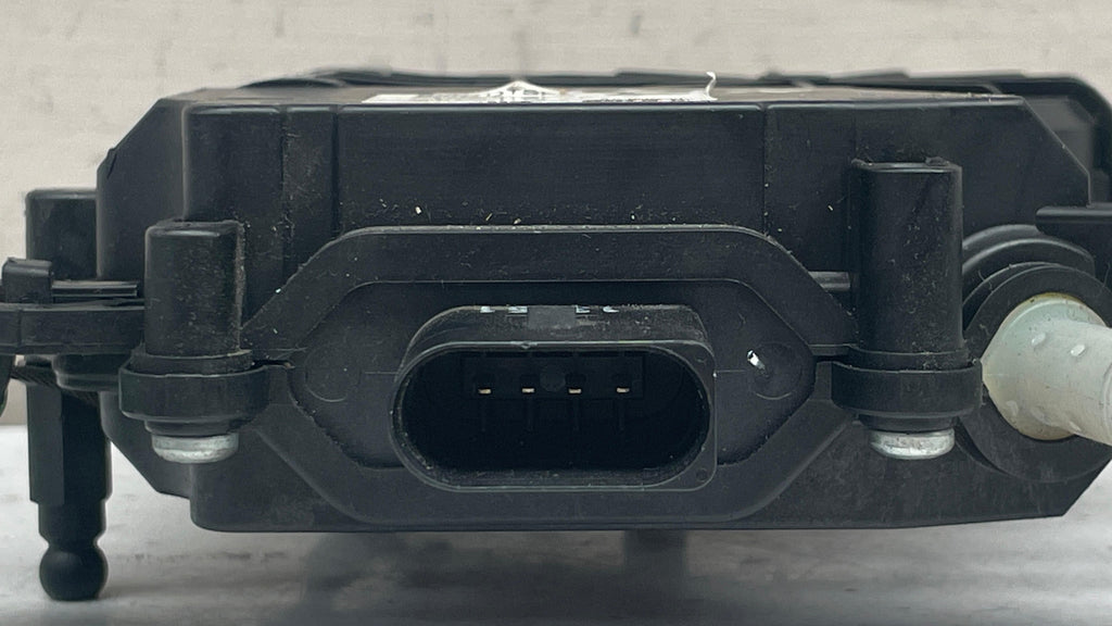 DK62404C10AB  RANGE ROVER TAILGATE BOOTLID TRUNK  LOCK