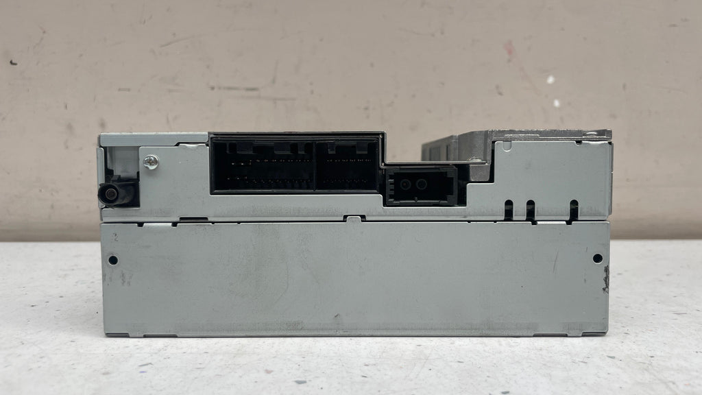 AH22-18C815-AE  LAND ROVER CD PLAYER HEAD UNIT STEREO