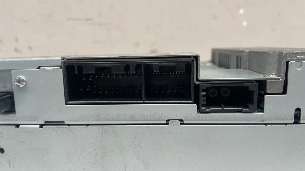 AH22-18C815-AE  LAND ROVER CD PLAYER HEAD UNIT STEREO