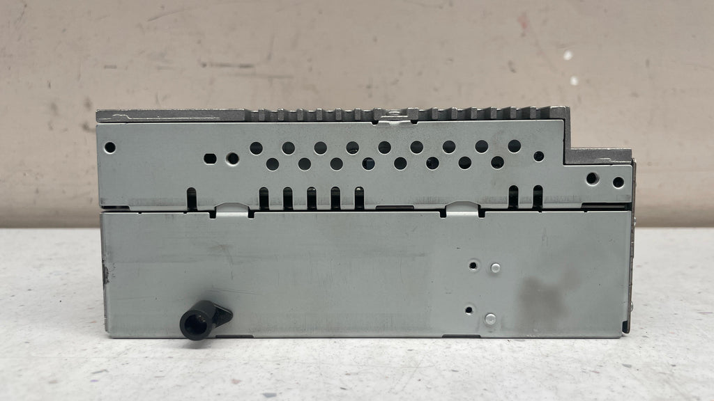 AH22-18C815-AE  LAND ROVER CD PLAYER HEAD UNIT STEREO