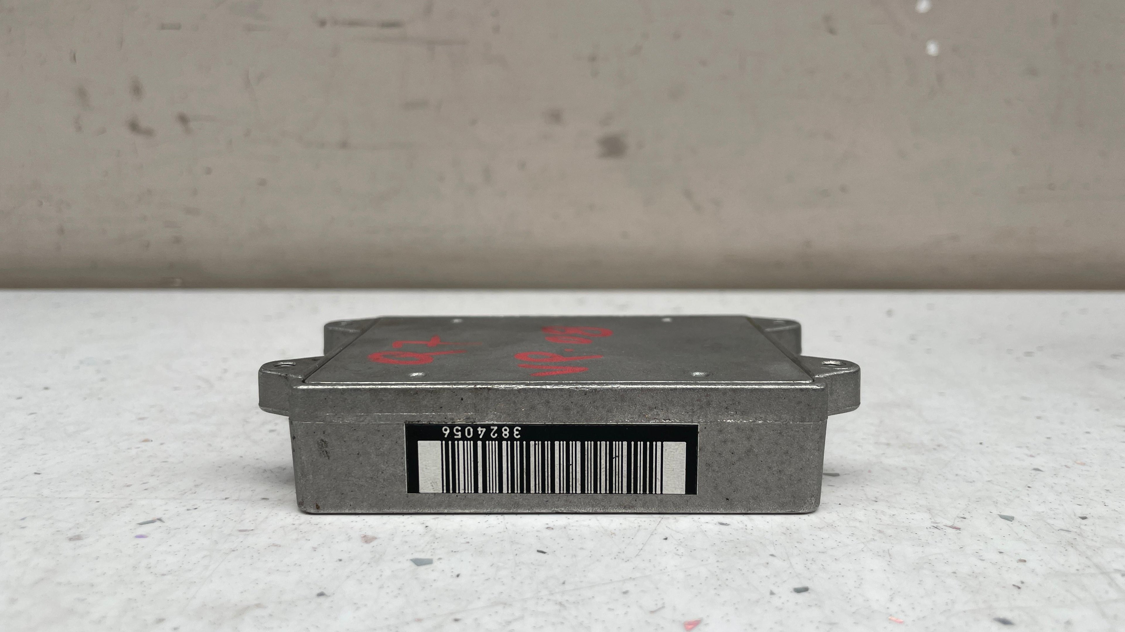 8E0035456D  AUDI AMPLIFIER MOBILE PHONE ANTENNA BOOSTER