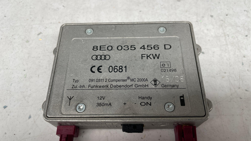 8E0035456D  AUDI AMPLIFIER MOBILE PHONE ANTENNA BOOSTER